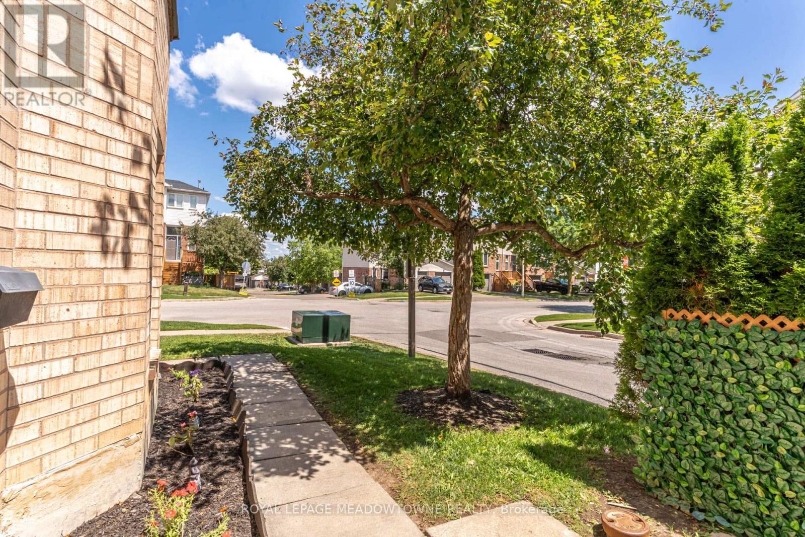 85 - 2 Wylie Circle, Halton Hills (Georgetown), Ontario  L7G 5M1 - Photo 4 - W13684166