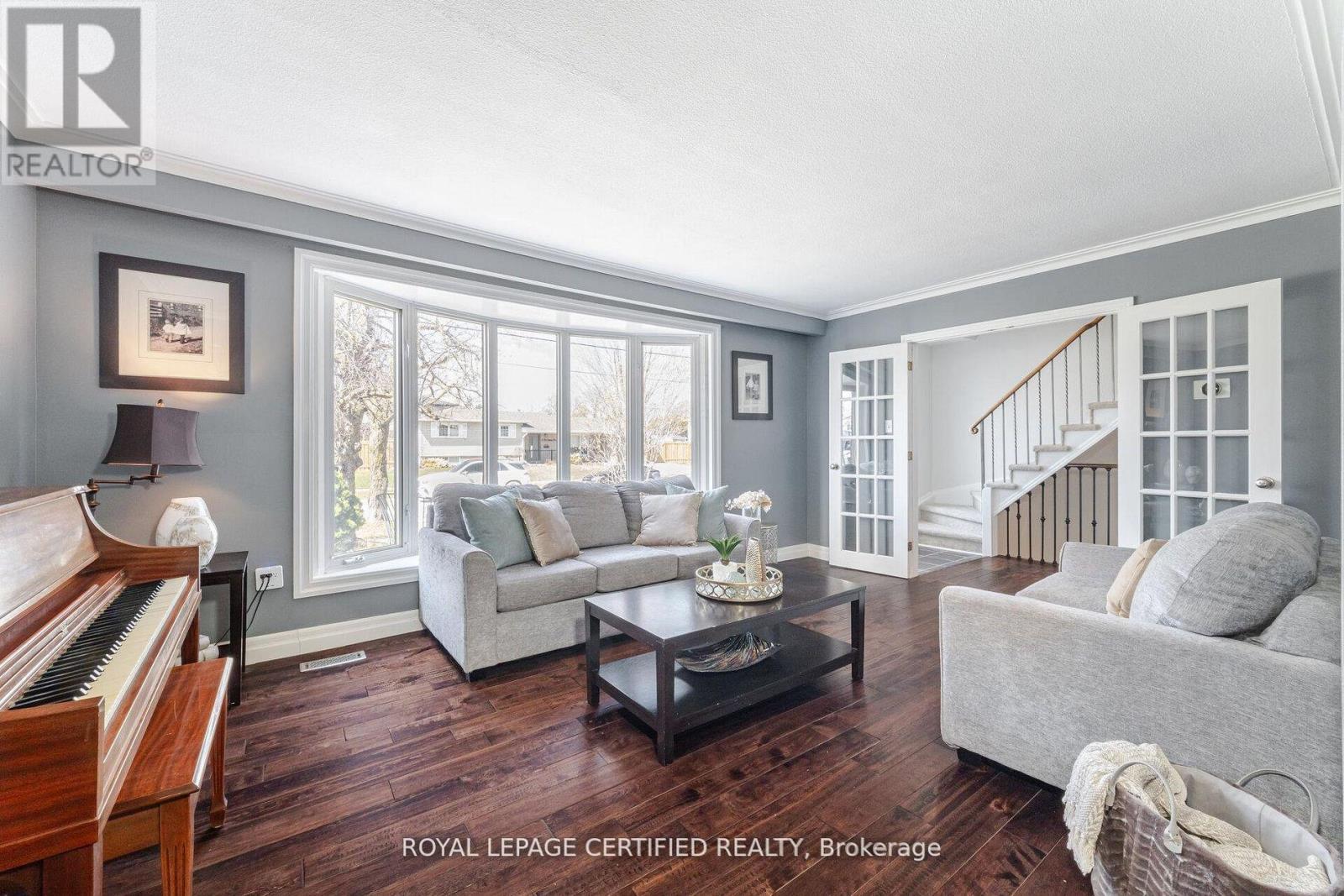 5 Stockman Crescent, Halton Hills (Georgetown), Ontario  L7G 1J5 - Photo 4 - W13686114