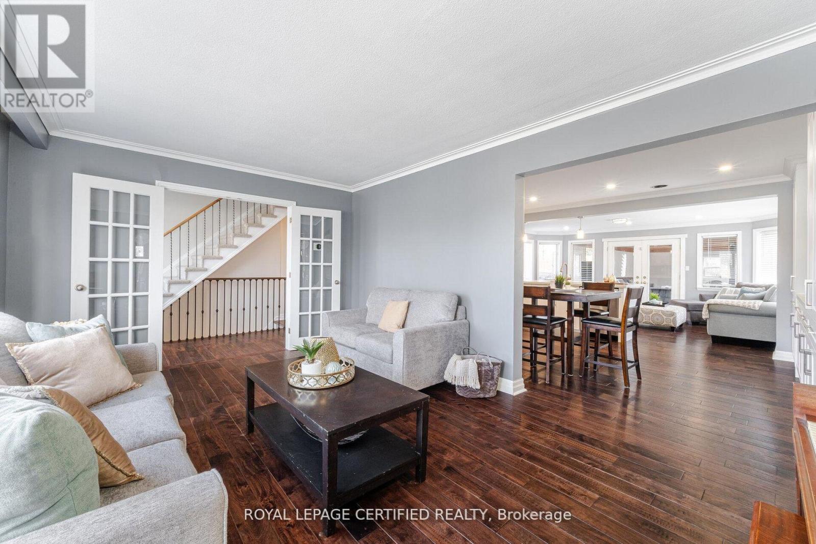 5 Stockman Crescent, Halton Hills (Georgetown), Ontario  L7G 1J5 - Photo 5 - W13686114
