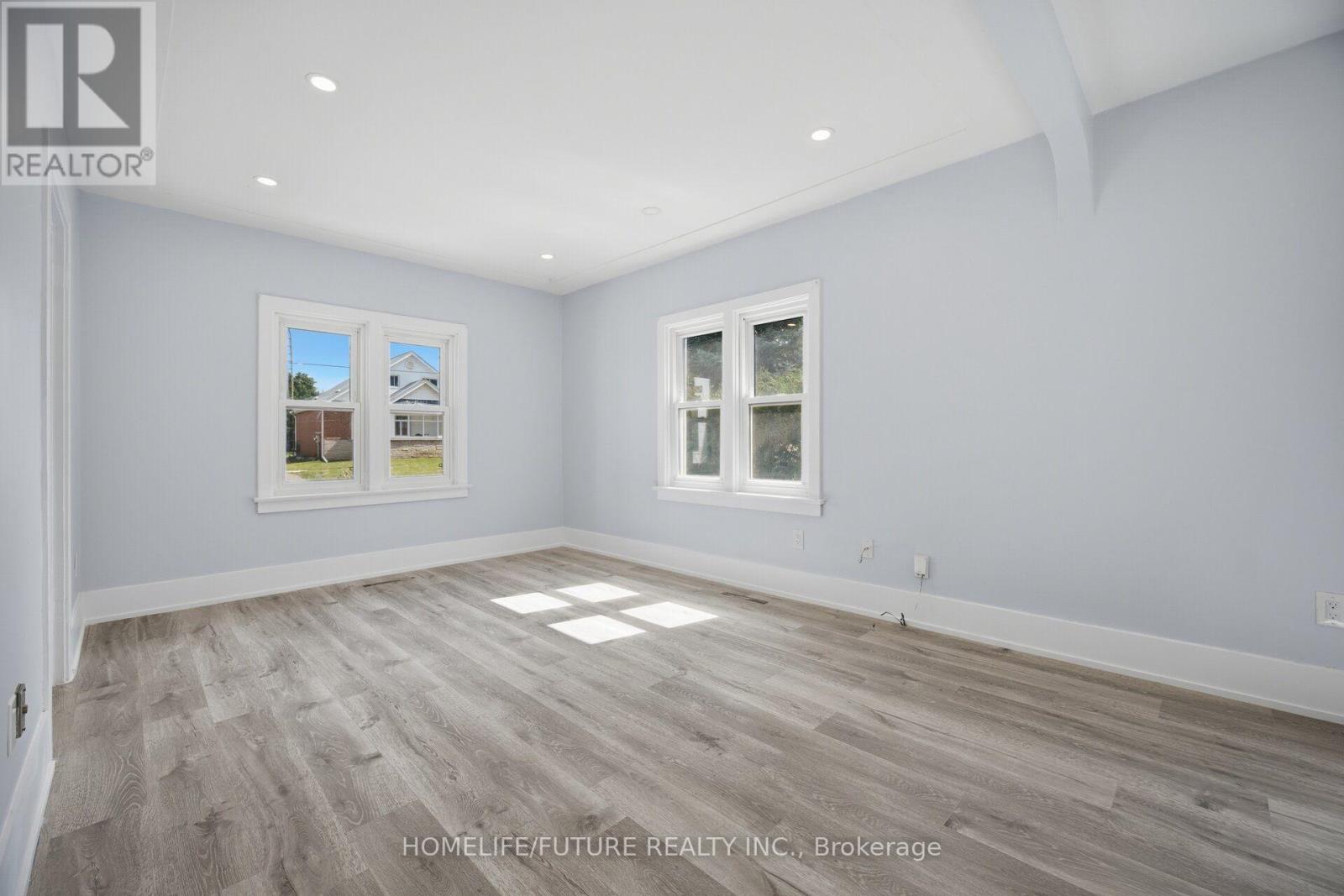 33 Brock Street, Halton Hills (Ac Acton), Ontario  L7J 1N3 - Photo 9 - W13687244