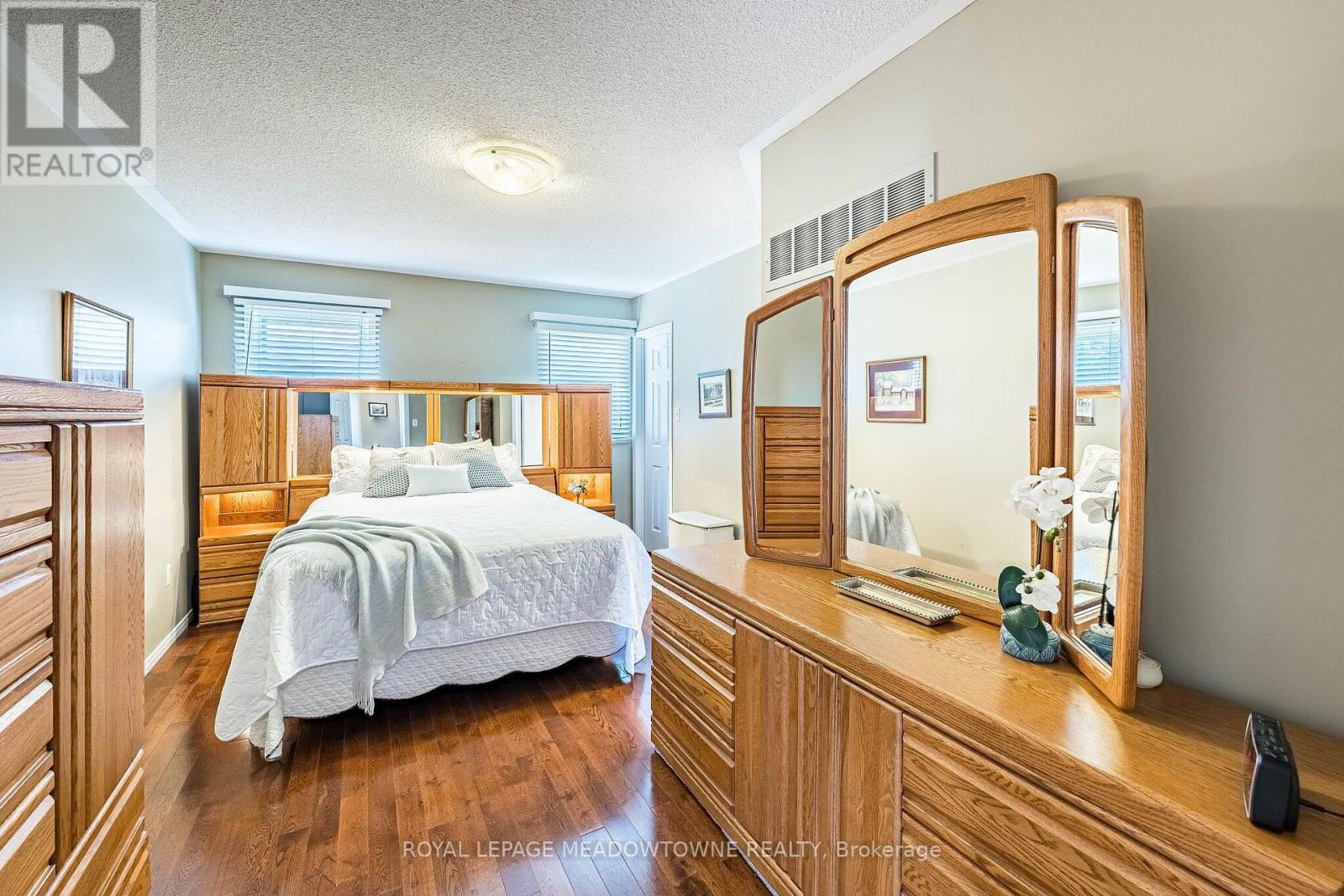 89 Standish Street, Halton Hills (Georgetown), Ontario  L7G 5W3 - Photo 15 - W13688290