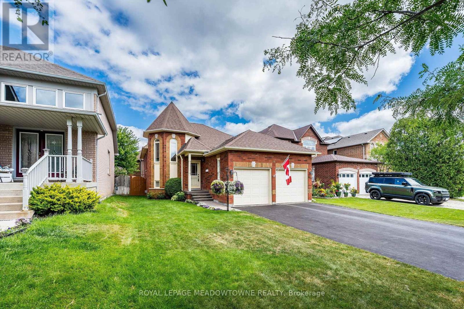 89 Standish Street, Halton Hills (Georgetown), Ontario  L7G 5W3 - Photo 3 - W13688290