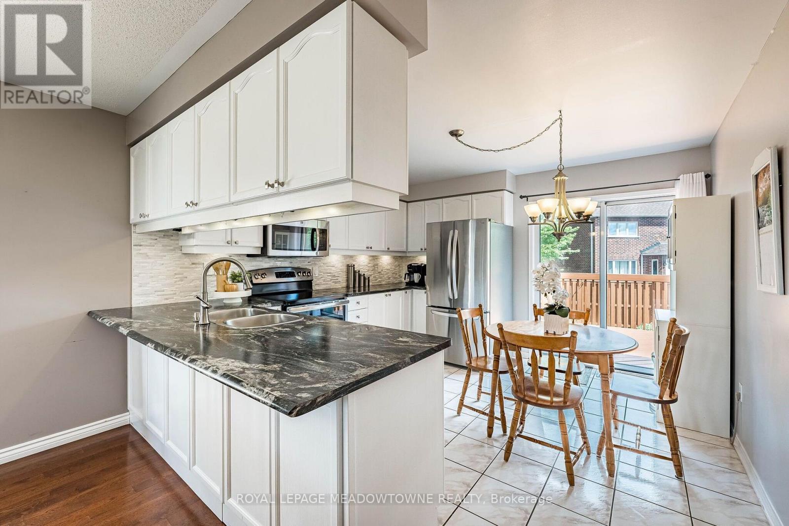89 Standish Street, Halton Hills (Georgetown), Ontario  L7G 5W3 - Photo 8 - W13688290