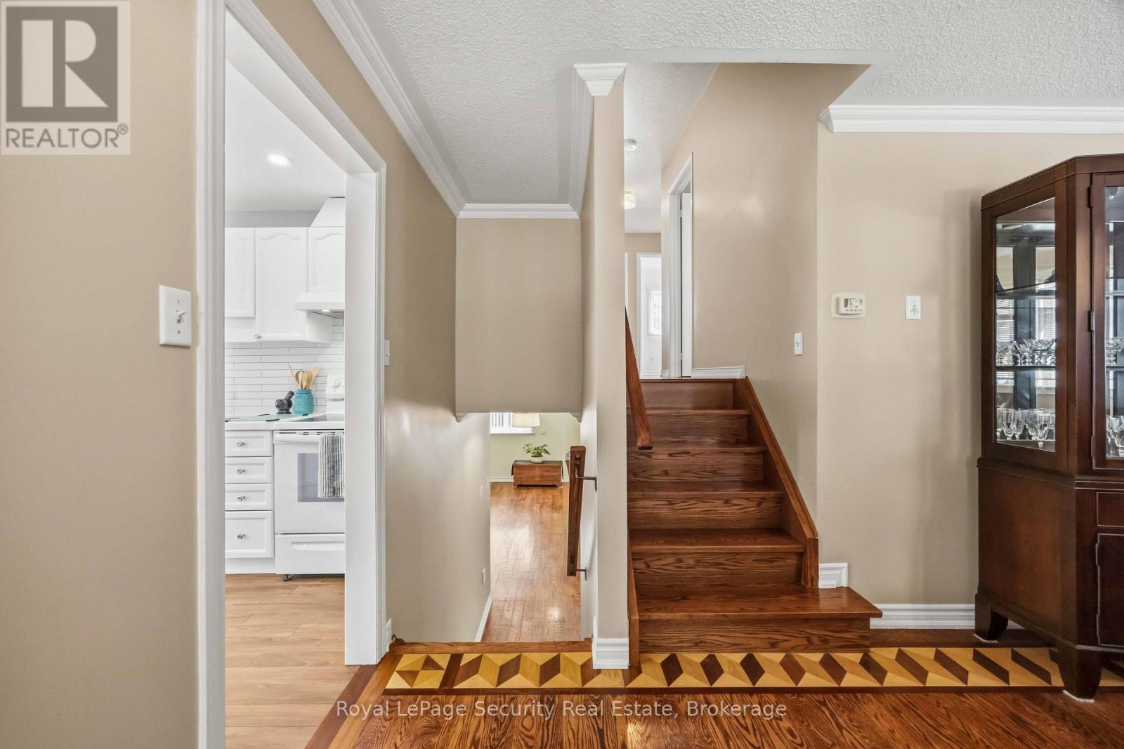 46 Birchway Place, Halton Hills (Ac Acton), Ontario  L7J 2X7 - Photo 10 - W13688450
