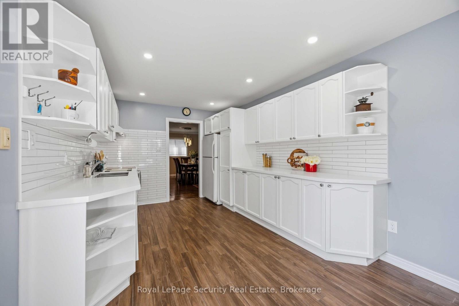 46 Birchway Place, Halton Hills (Ac Acton), Ontario  L7J 2X7 - Photo 13 - W13688450