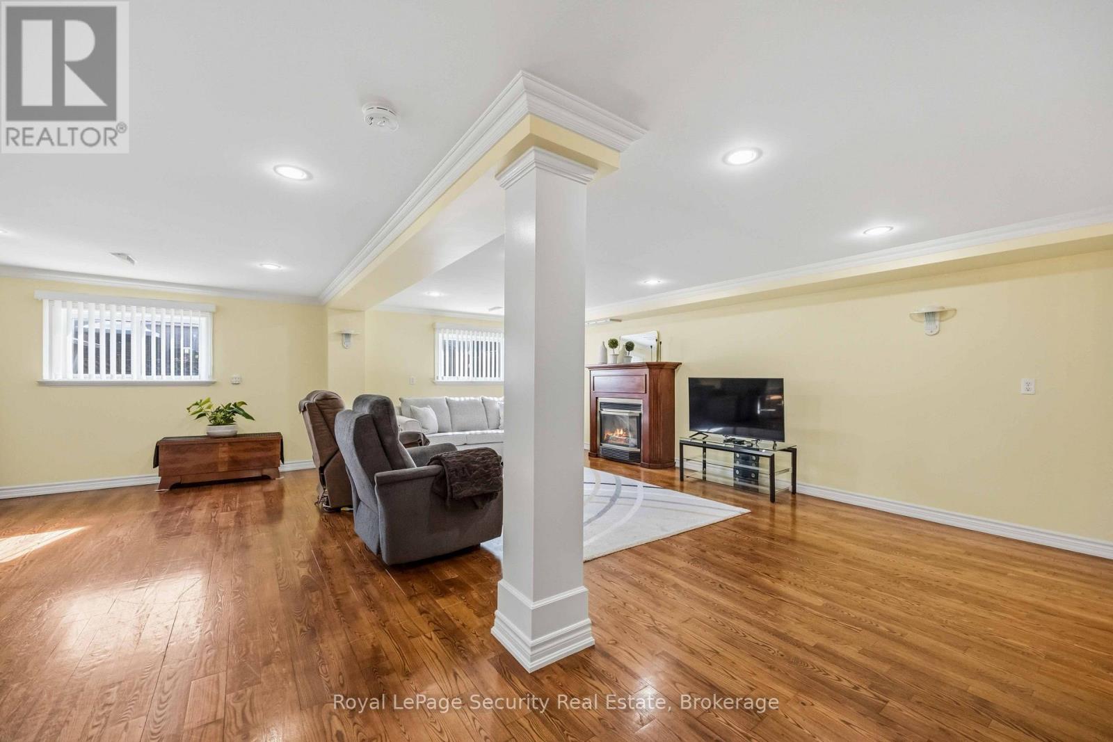 46 Birchway Place, Halton Hills (Ac Acton), Ontario  L7J 2X7 - Photo 32 - W13688450