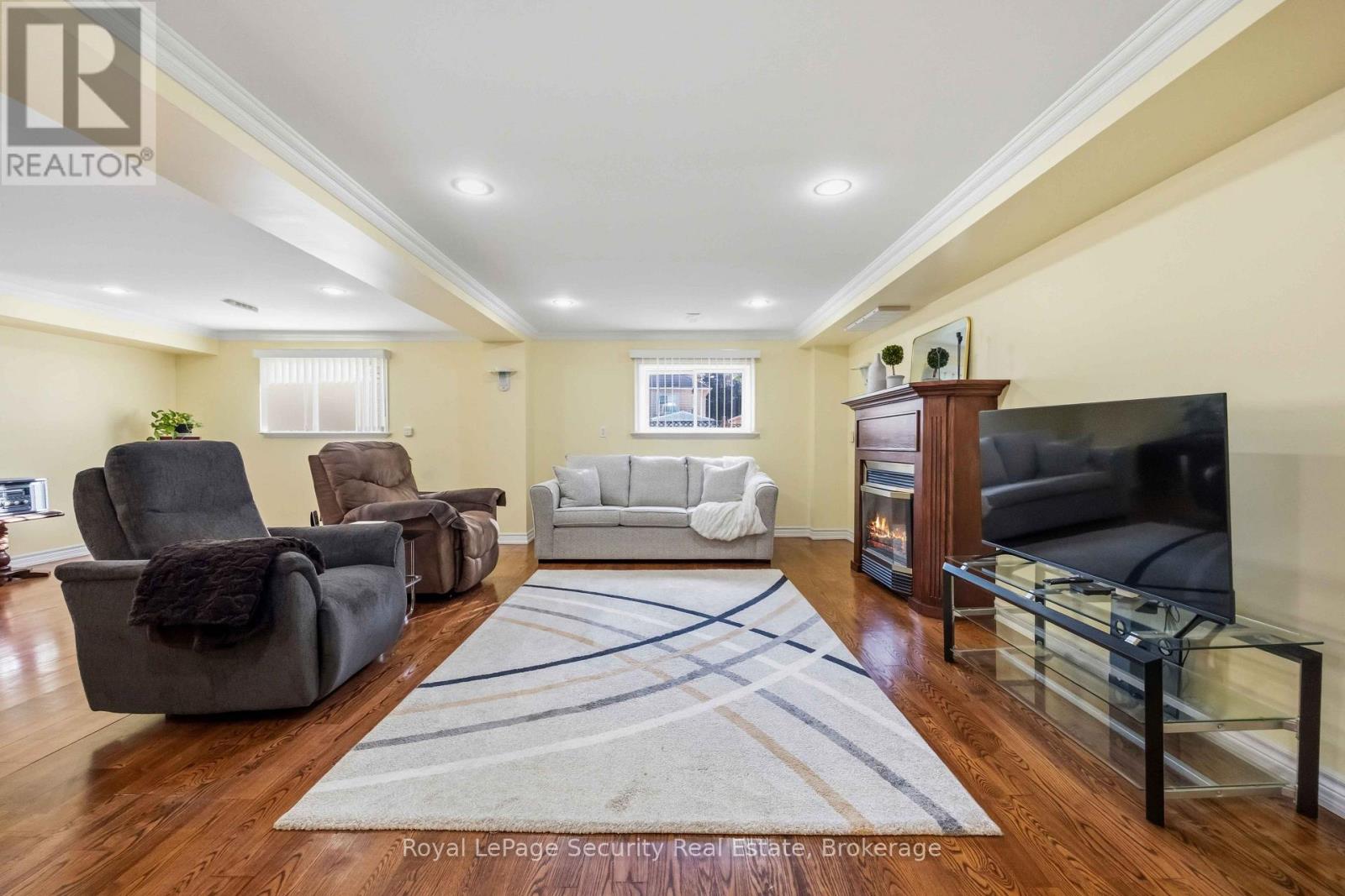 46 Birchway Place, Halton Hills (Ac Acton), Ontario  L7J 2X7 - Photo 33 - W13688450