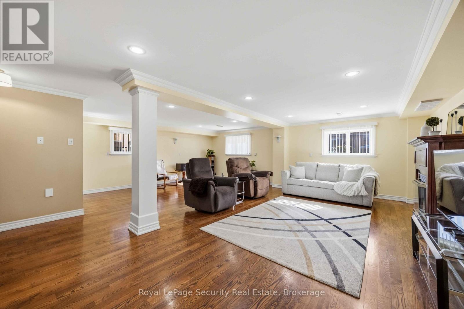 46 Birchway Place, Halton Hills (Ac Acton), Ontario  L7J 2X7 - Photo 34 - W13688450