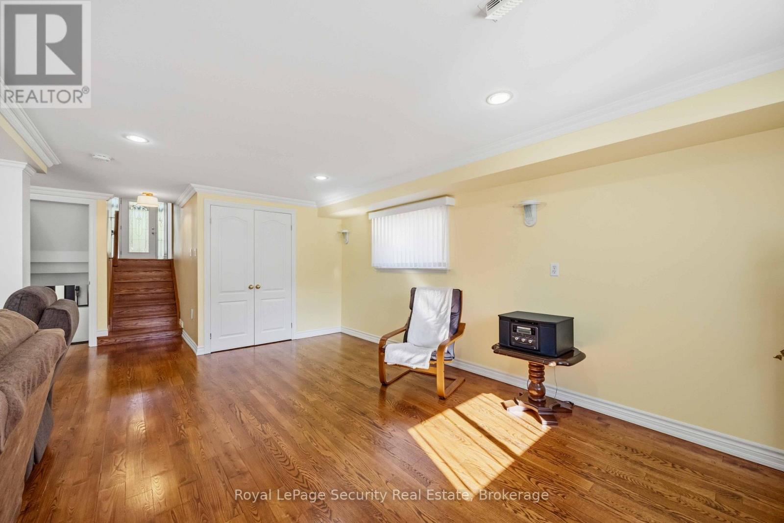 46 Birchway Place, Halton Hills (Ac Acton), Ontario  L7J 2X7 - Photo 35 - W13688450