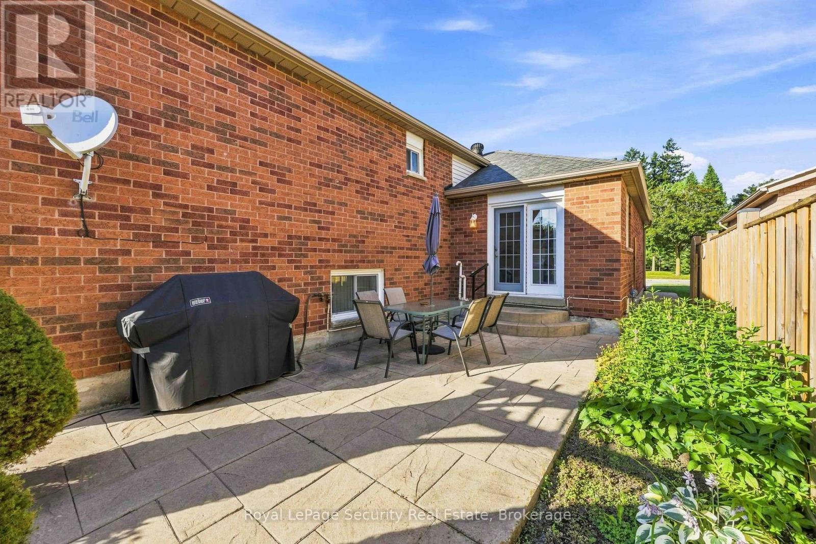 46 Birchway Place, Halton Hills (Ac Acton), Ontario  L7J 2X7 - Photo 43 - W13688450
