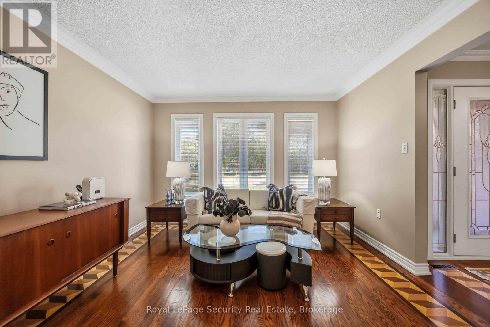 46 Birchway Place, Halton Hills (Ac Acton), Ontario  L7J 2X7 - Photo 6 - W13688450