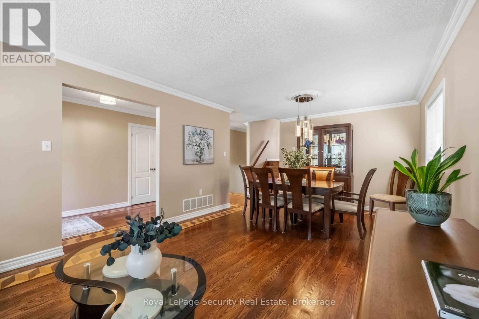 46 Birchway Place, Halton Hills (Ac Acton), Ontario  L7J 2X7 - Photo 7 - W13688450
