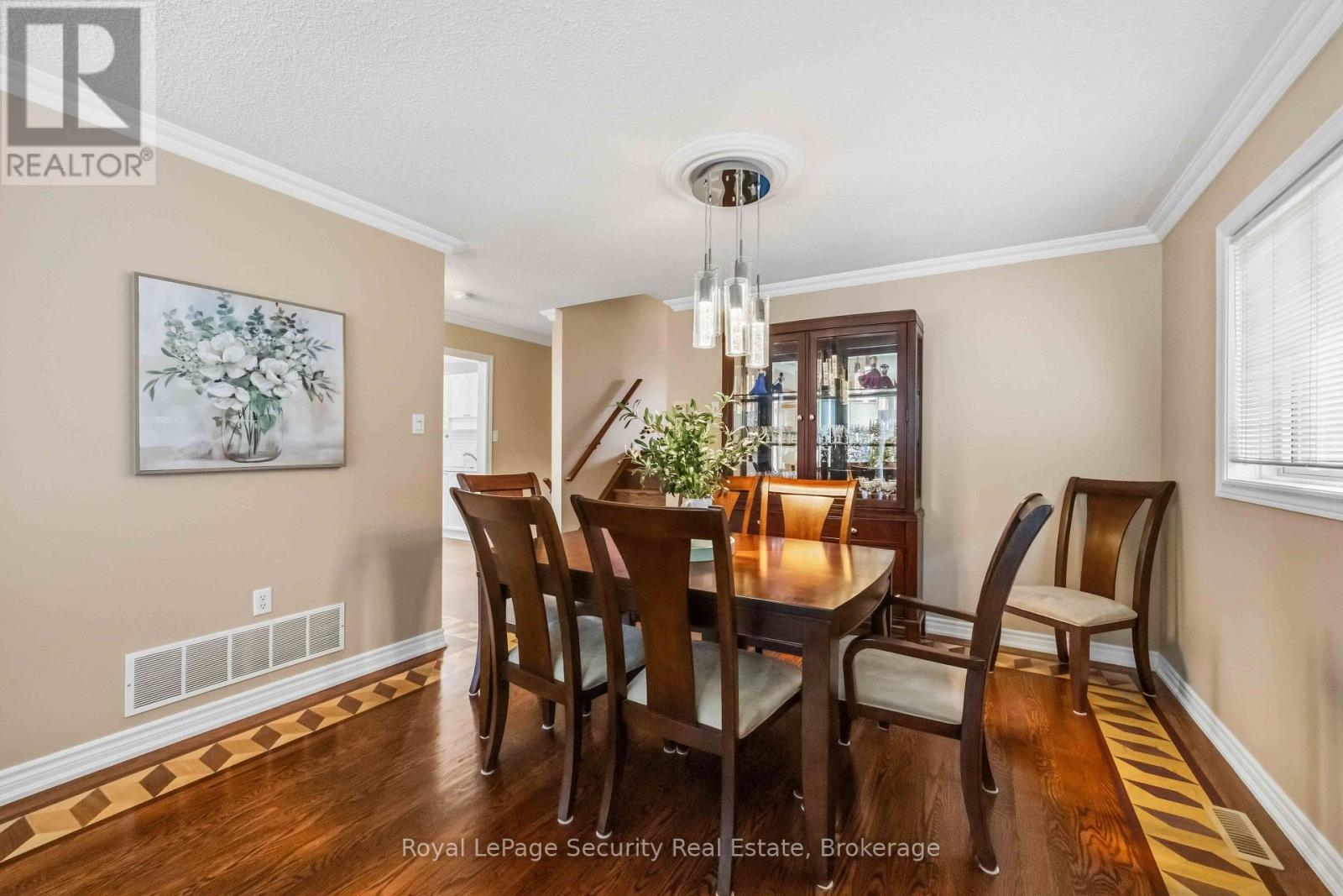 46 Birchway Place, Halton Hills (Ac Acton), Ontario  L7J 2X7 - Photo 8 - W13688450