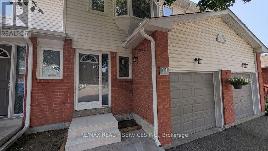 11 Beverly Lane, Halton Hills (Georgetown), Ontario  L7G 5L7 - Photo 1 - W13689042