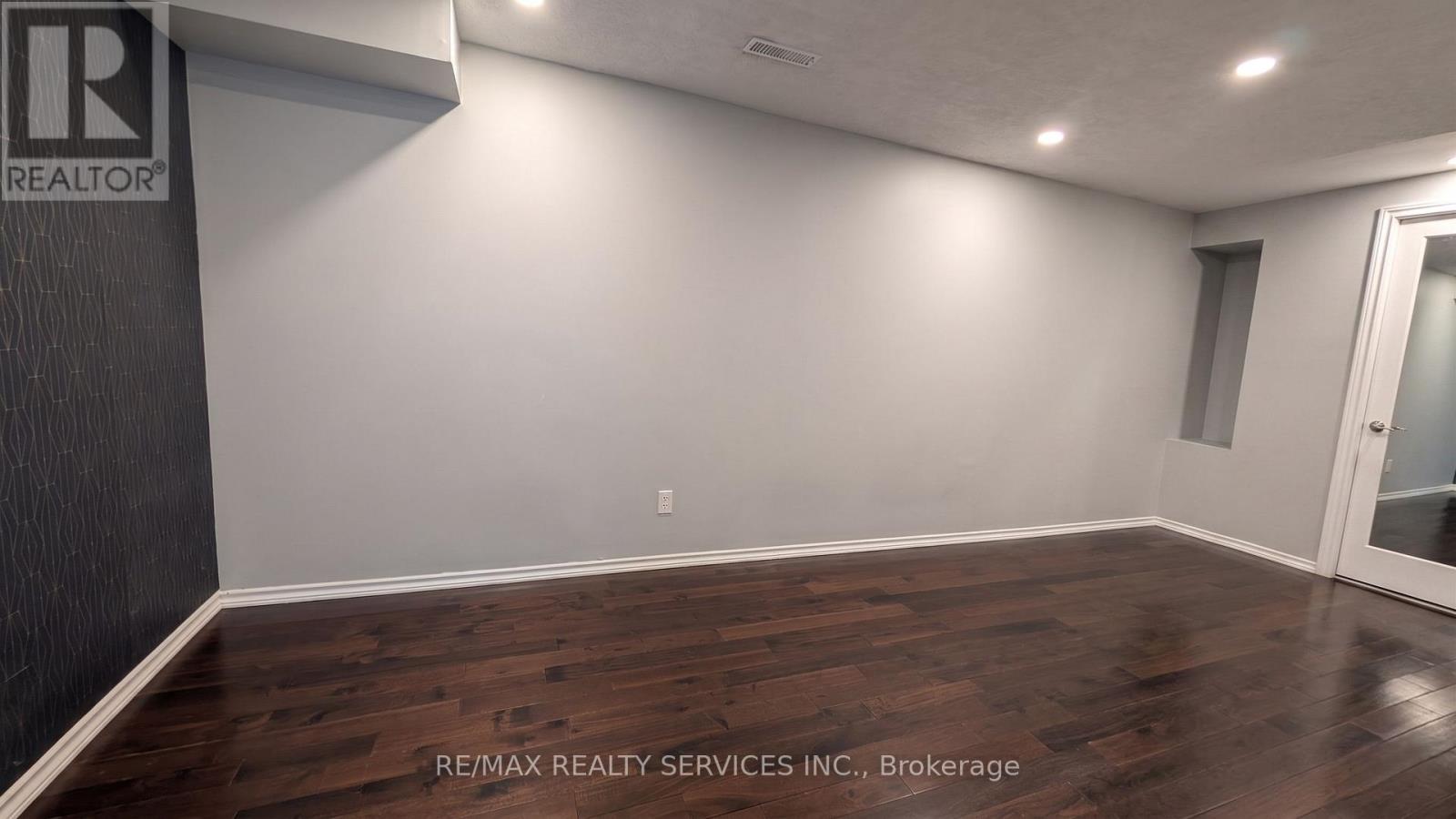 11 Beverly Lane, Halton Hills (Georgetown), Ontario  L7G 5L7 - Photo 15 - W13689042