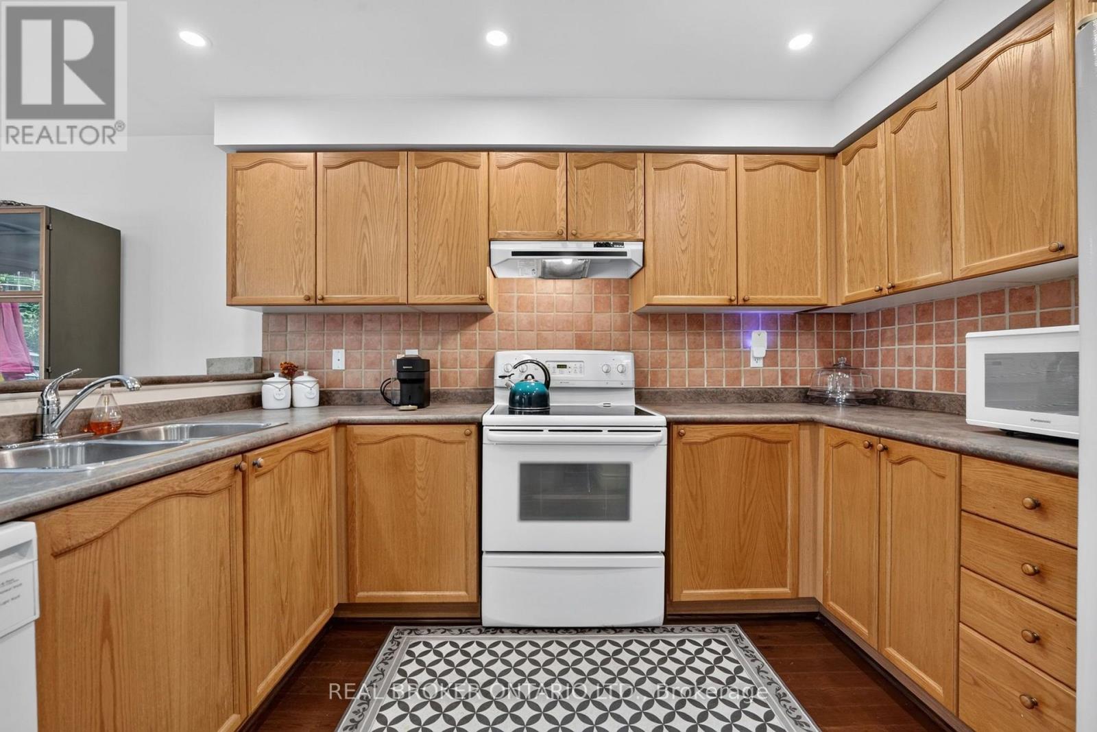 35 Belmont Boulevard, Halton Hills (Georgetown), Ontario  L7G 6B9 - Photo 13 - W13691206