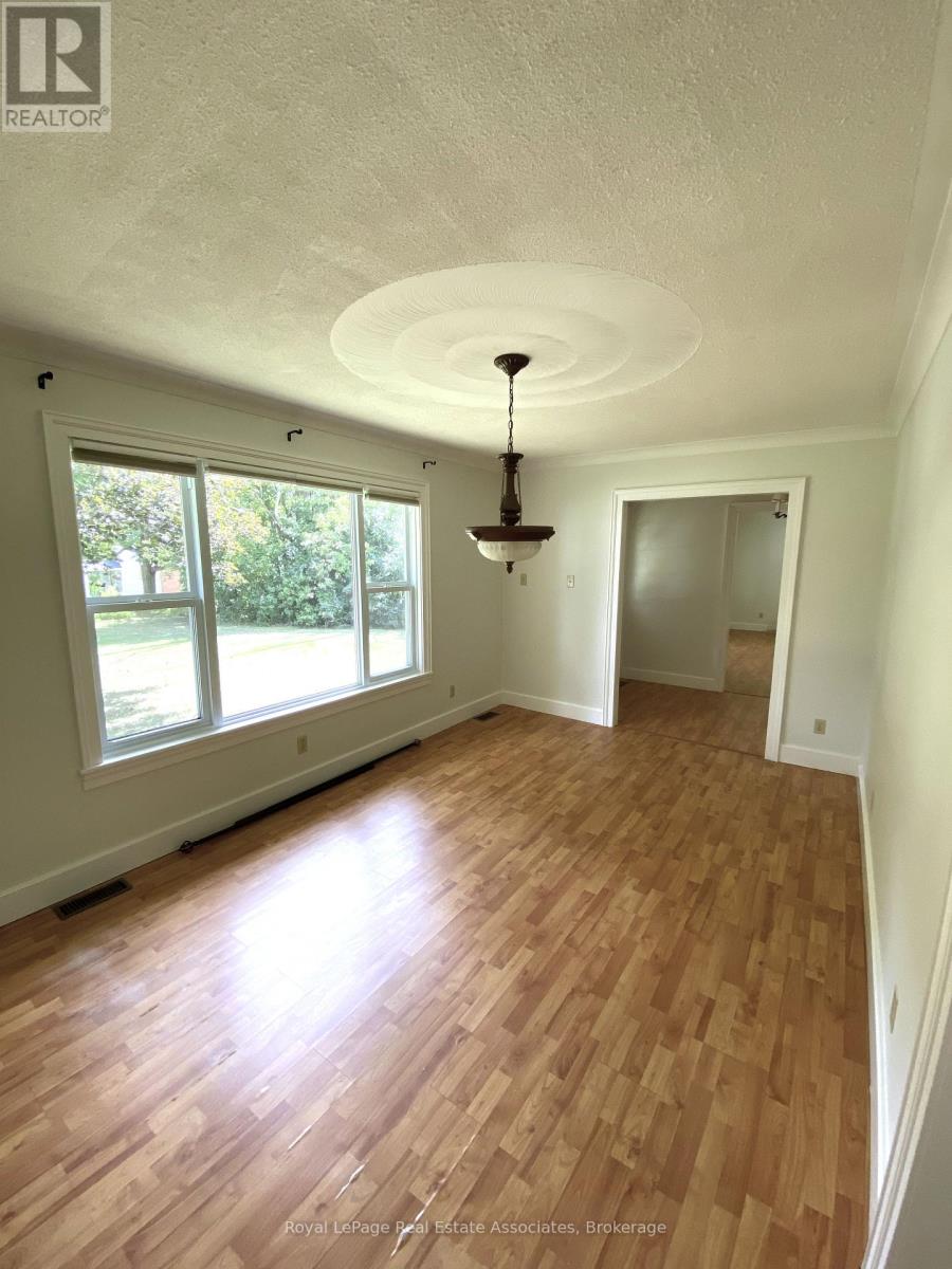 11674 Fifth Line, Halton Hills (Rural Halton Hills), Ontario  L0P 1H0 - Photo 12 - W13691822