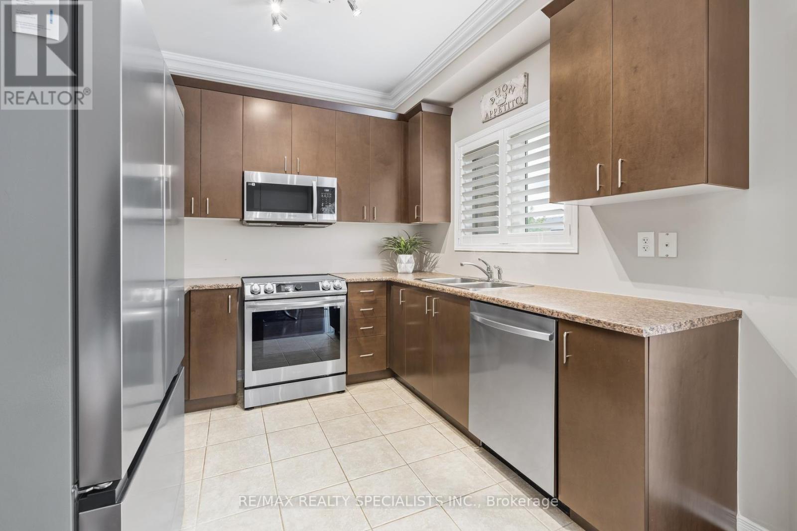 28 Chetholme Place, Halton Hills (Georgetown), Ontario  L7G 0E1 - Photo 16 - W13692100