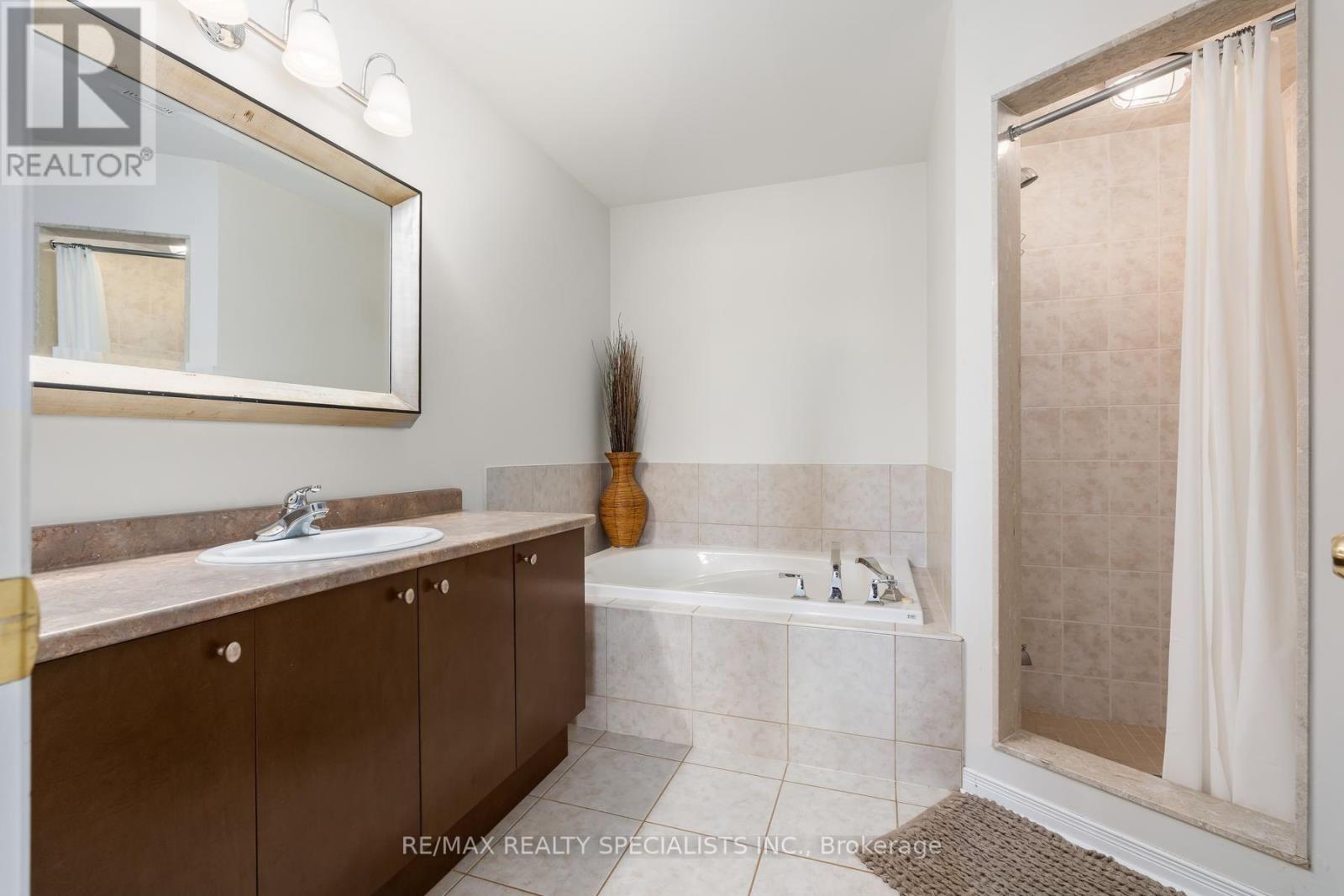 28 Chetholme Place, Halton Hills (Georgetown), Ontario  L7G 0E1 - Photo 23 - W13692100