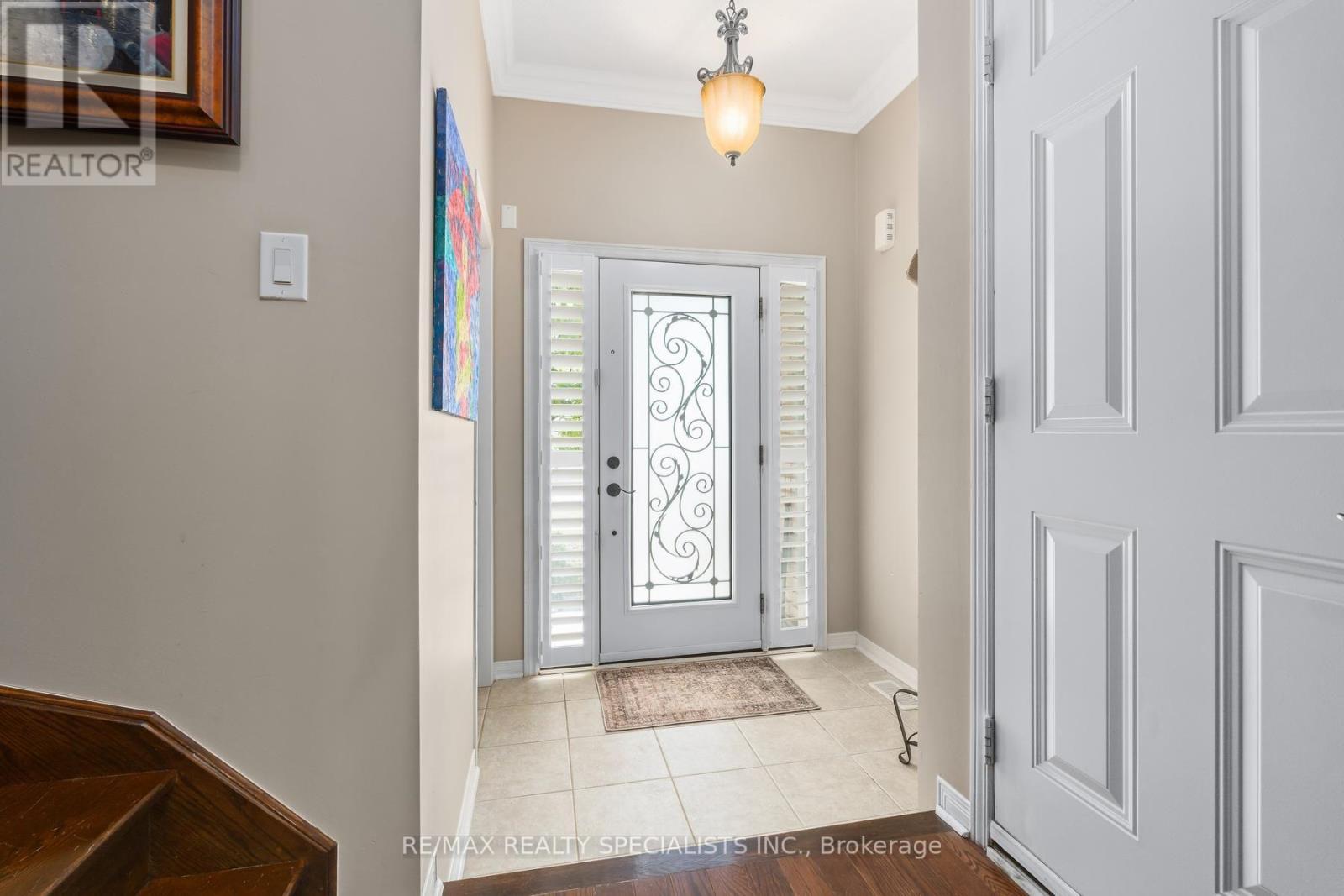 28 Chetholme Place, Halton Hills (Georgetown), Ontario  L7G 0E1 - Photo 3 - W13692100