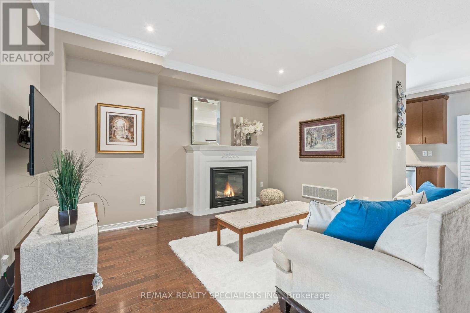 28 Chetholme Place, Halton Hills (Georgetown), Ontario  L7G 0E1 - Photo 7 - W13692100