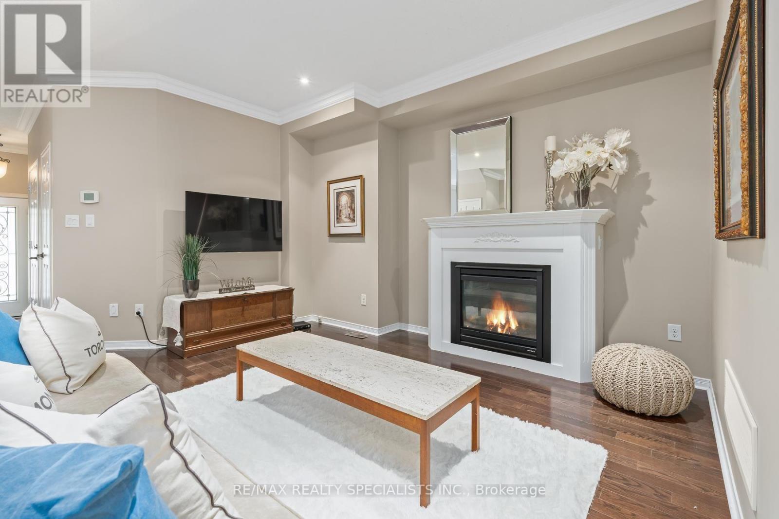 28 Chetholme Place, Halton Hills (Georgetown), Ontario  L7G 0E1 - Photo 9 - W13692100