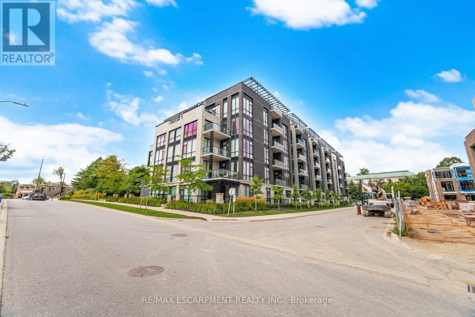 210 - 42 Mill Street, Halton Hills (Georgetown), Ontario  L7G 0P9 - Photo 1 - W13692868