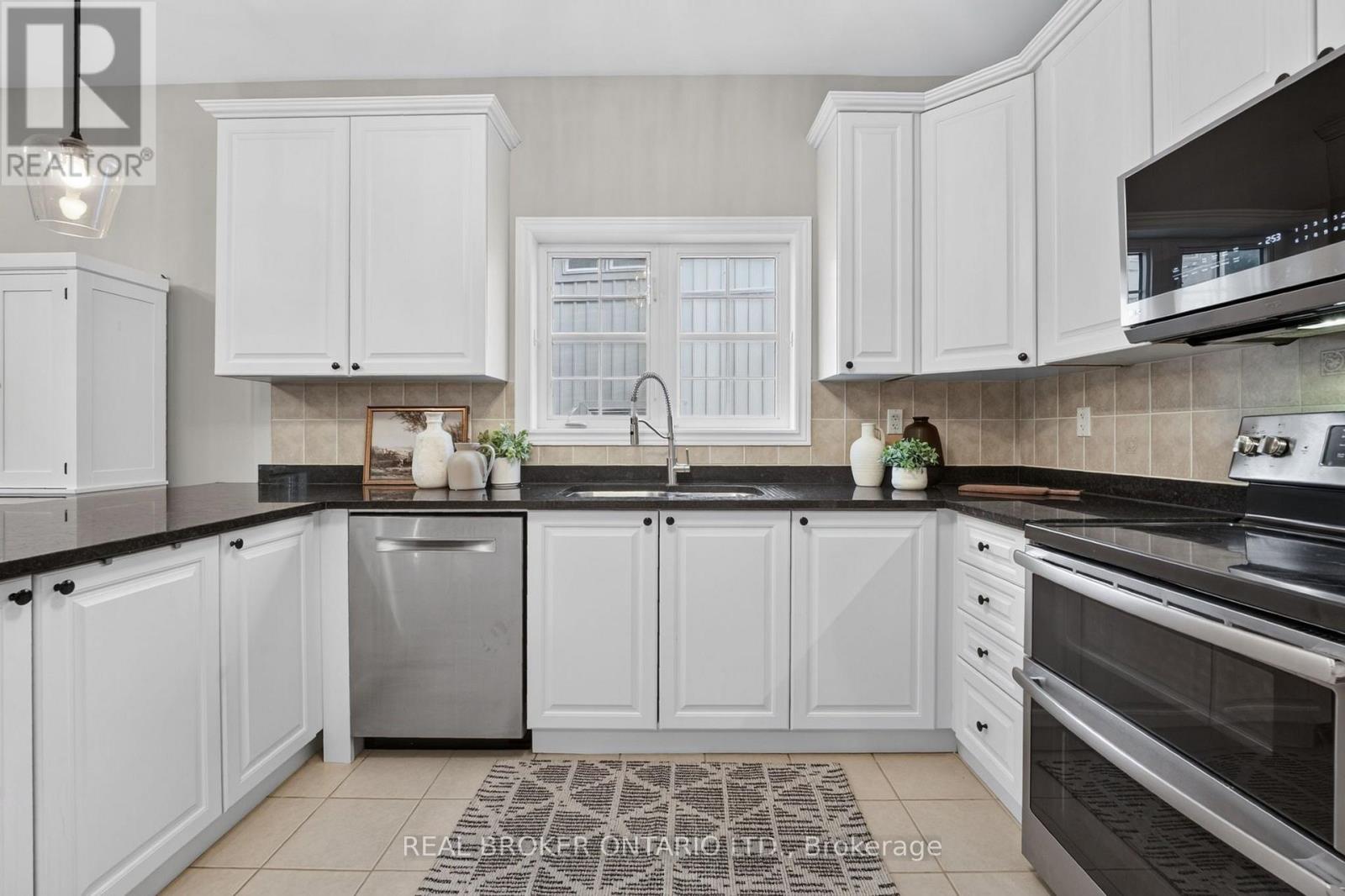 60 Meadowglen Boulevard, Halton Hills (Georgetown), Ontario  L7G 0B7 - Photo 14 - W13694782