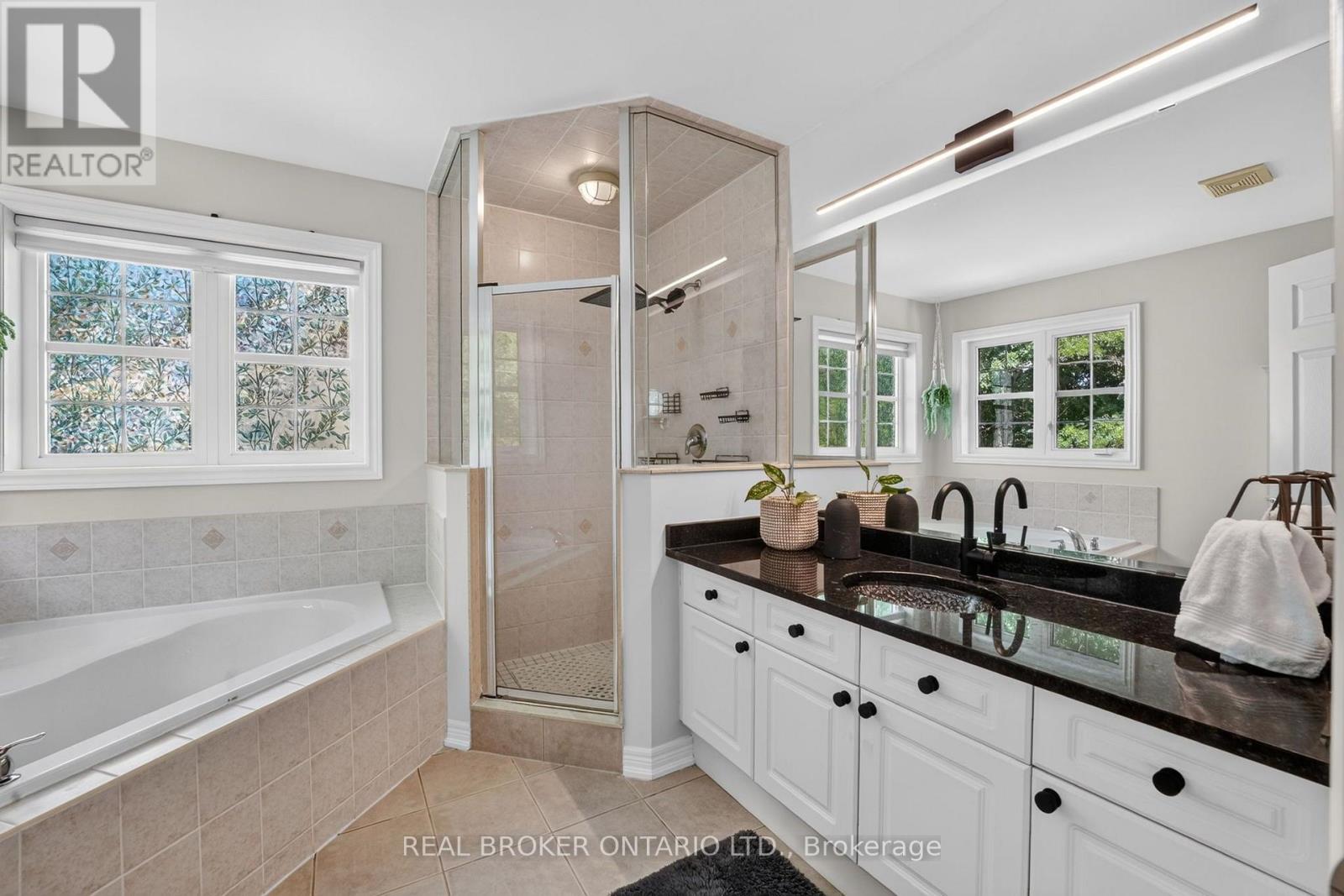 60 Meadowglen Boulevard, Halton Hills (Georgetown), Ontario  L7G 0B7 - Photo 28 - W13694782
