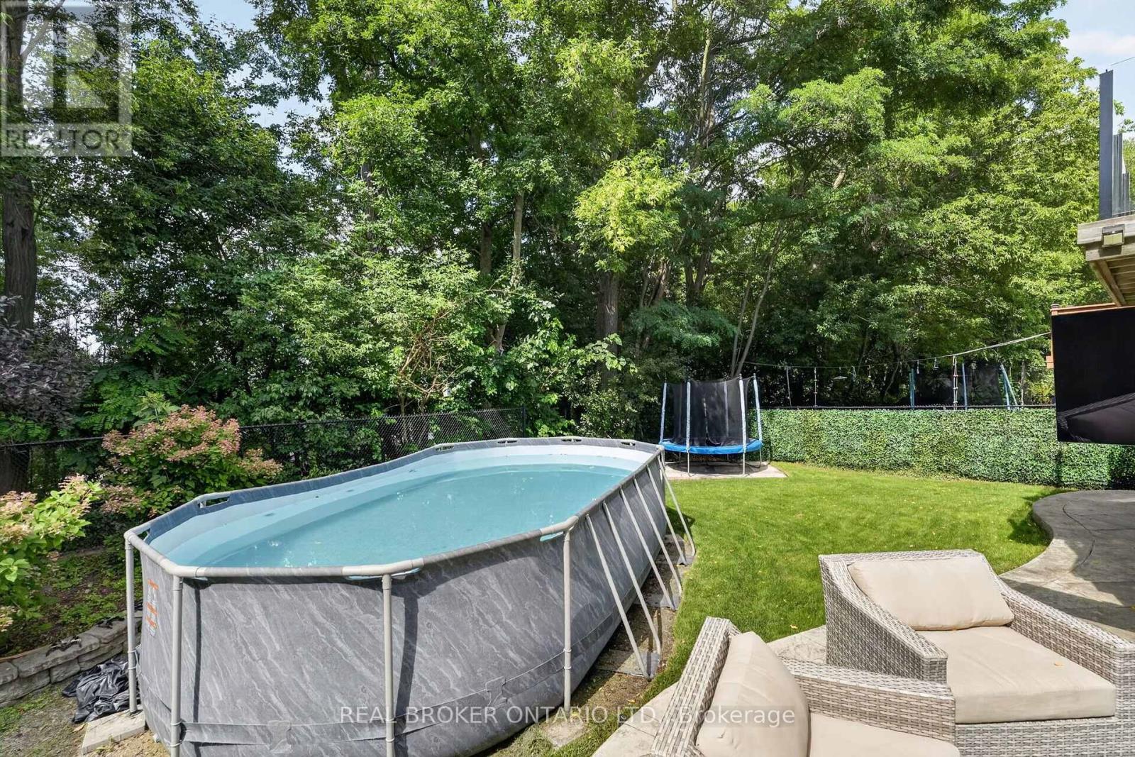 60 Meadowglen Boulevard, Halton Hills (Georgetown), Ontario  L7G 0B7 - Photo 47 - W13694782