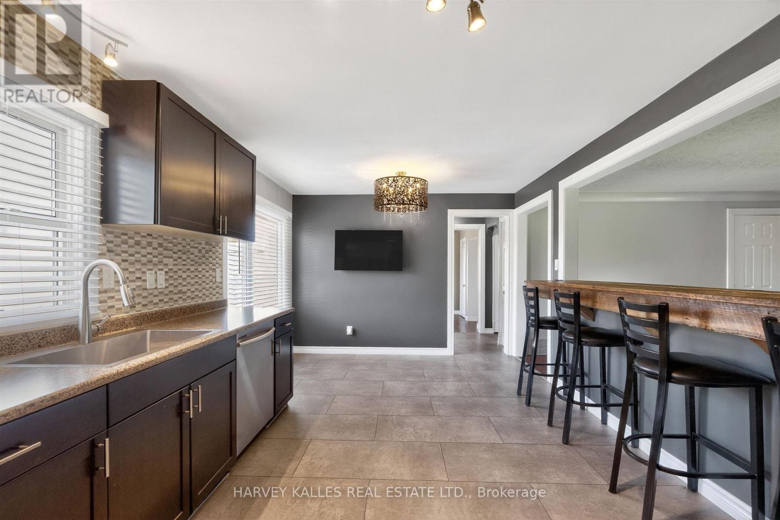7566 Sixth Line, Milton (Tr Rural Trafalgar), Ontario  L0P 1E0 - Photo 7 - W13694996