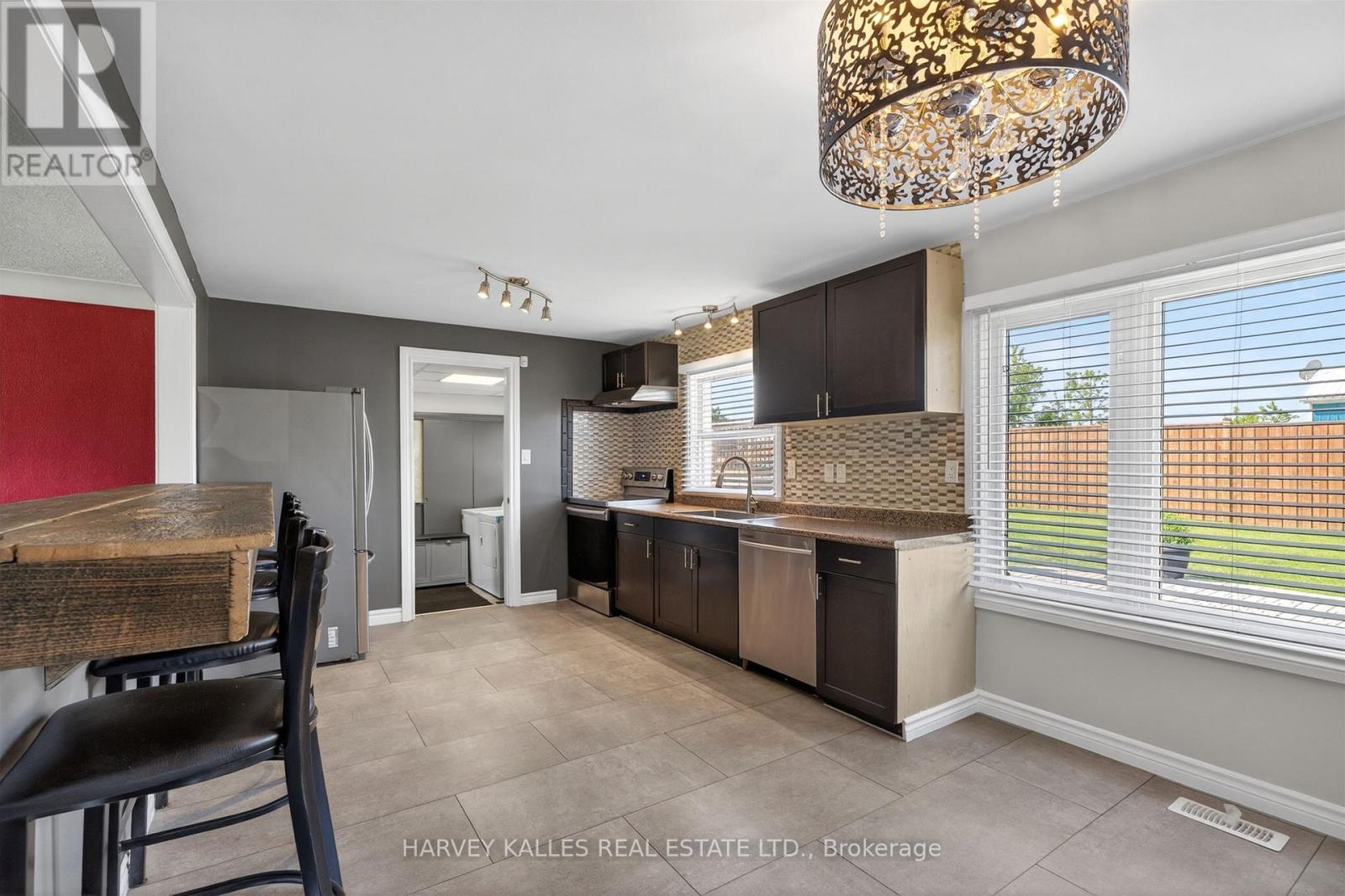 7566 Sixth Line, Milton (Tr Rural Trafalgar), Ontario  L0P 1E0 - Photo 8 - W13694996
