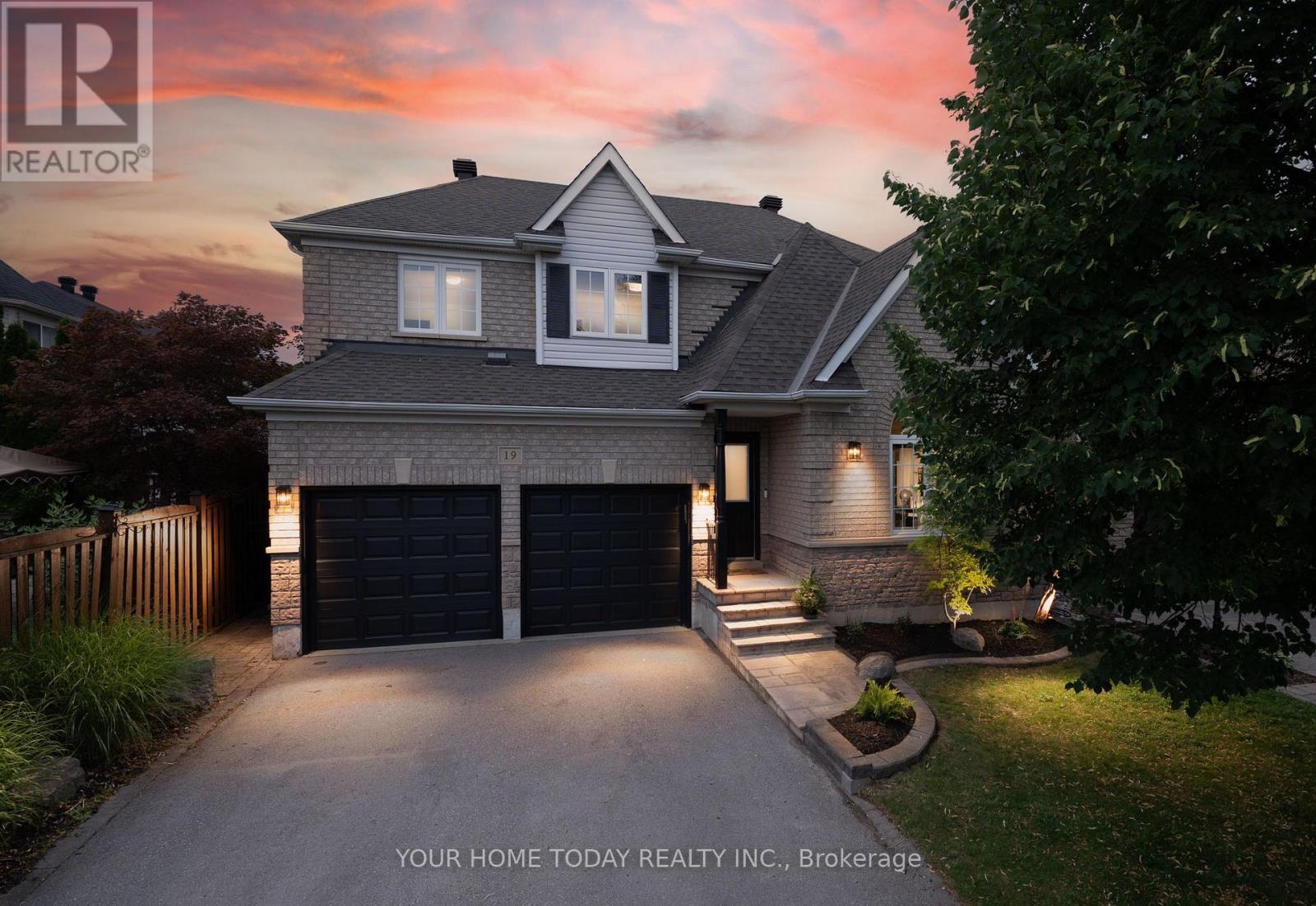 19 Mcnally Street, Halton Hills (Georgetown), Ontario  L7G 6B7 - Photo 1 - W13695478