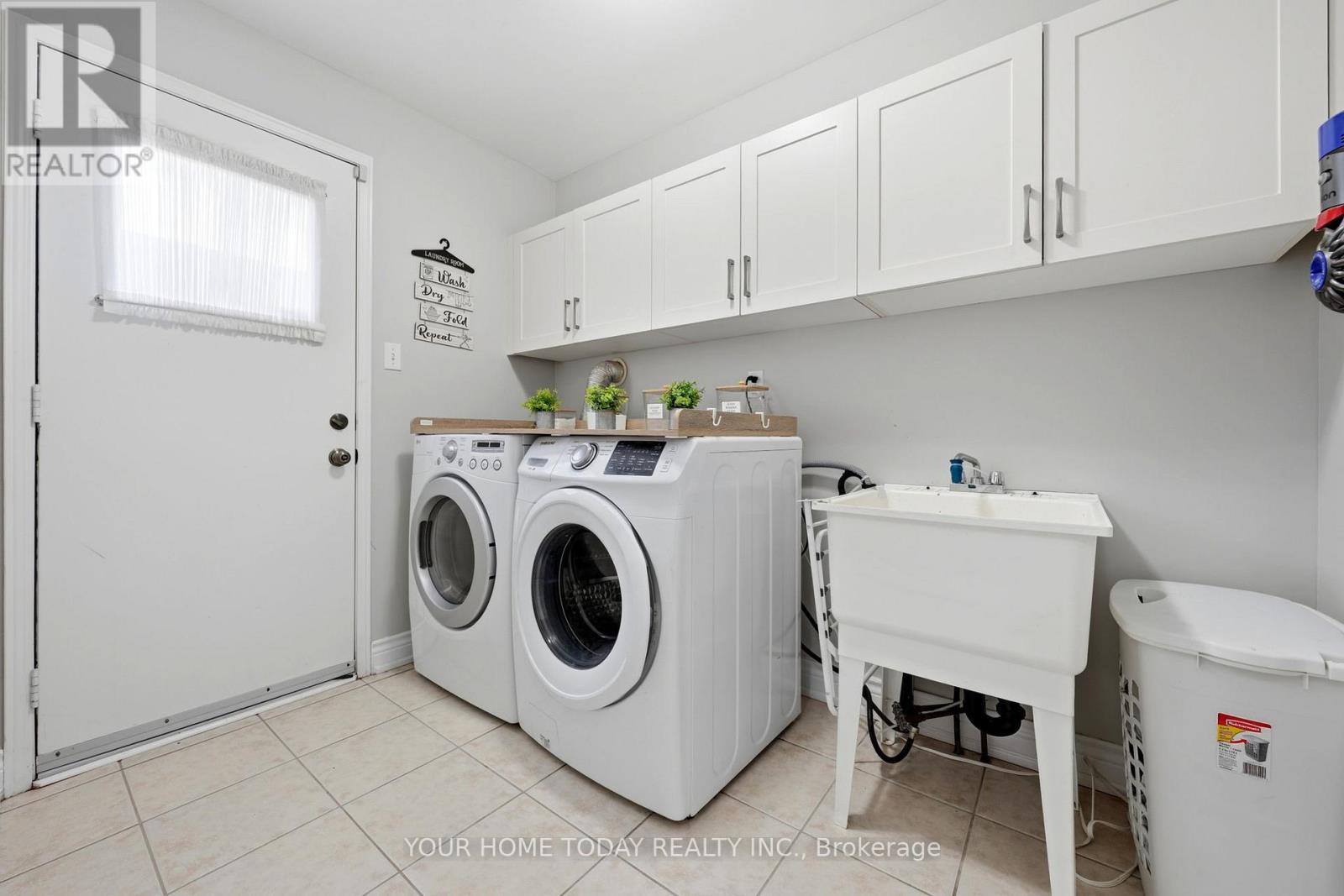 19 Mcnally Street, Halton Hills (Georgetown), Ontario  L7G 6B7 - Photo 18 - W13695478