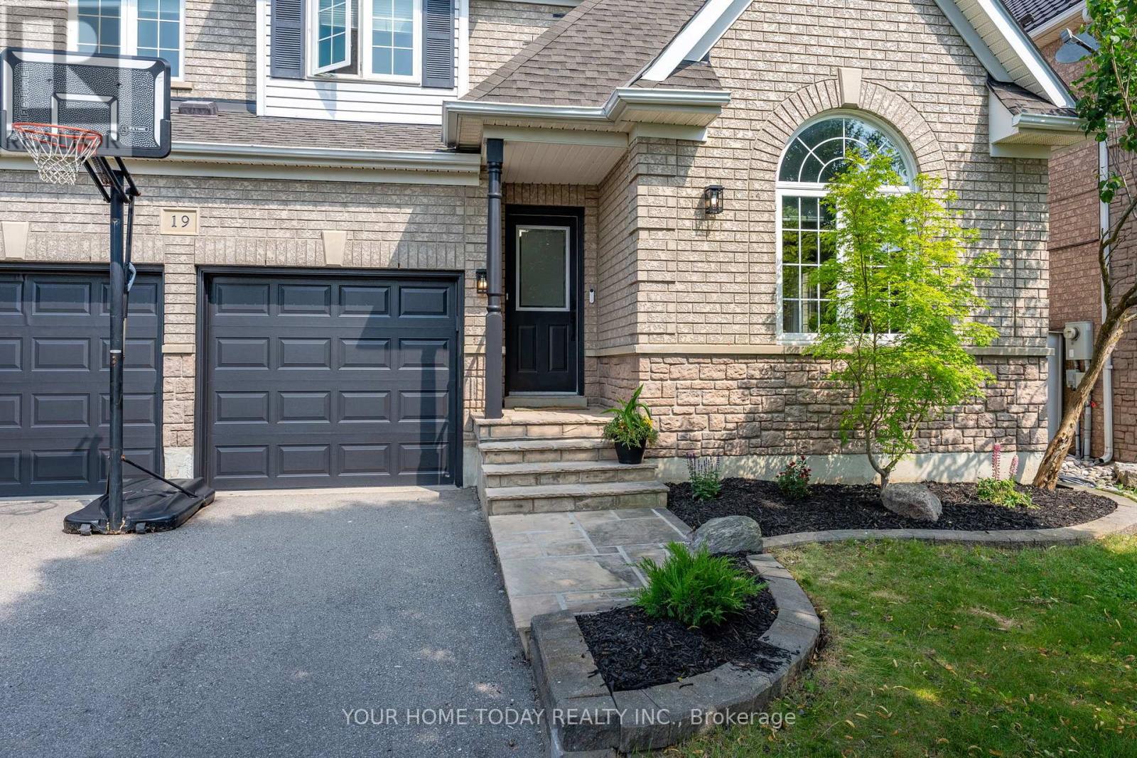 19 Mcnally Street, Halton Hills (Georgetown), Ontario  L7G 6B7 - Photo 5 - W13695478