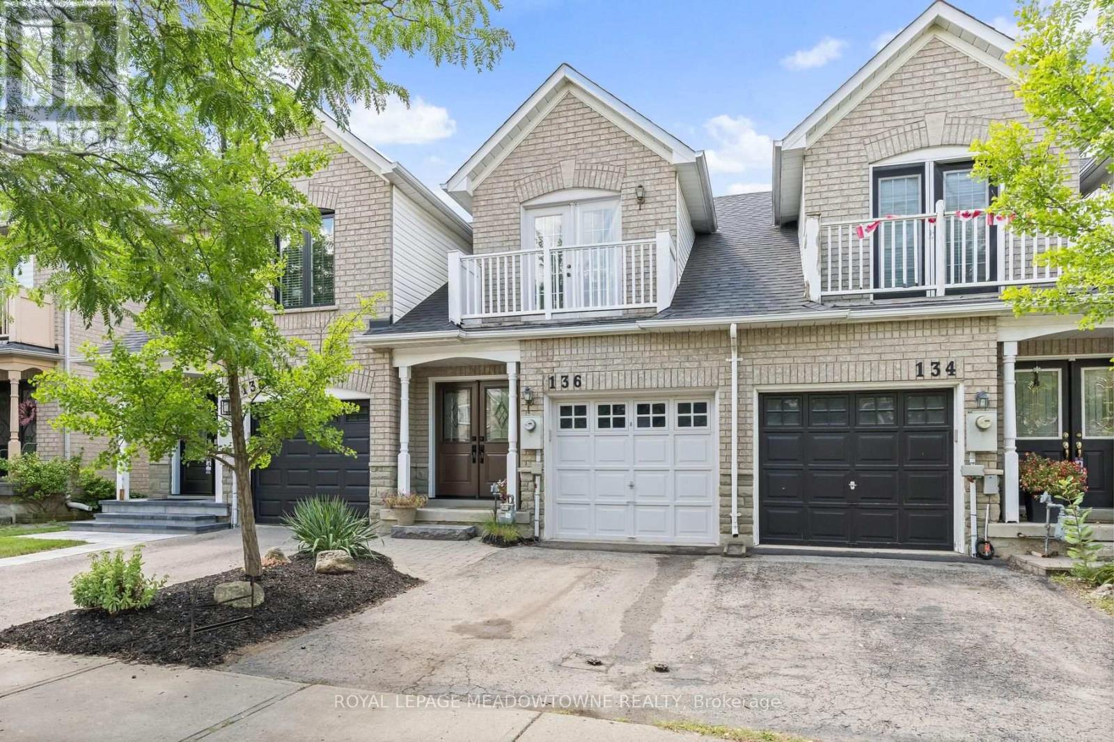 136 Dominion Gardens Drive, Halton Hills (Georgetown), Ontario  L7G 6B6 - Photo 1 - W13697128