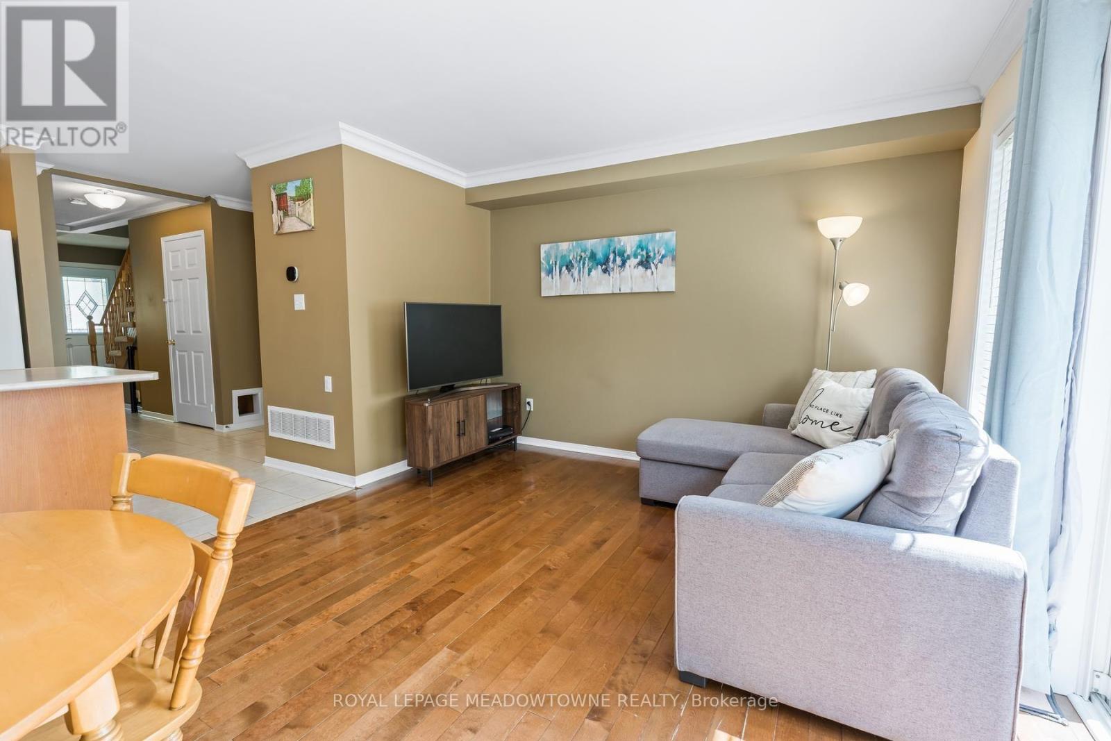 136 Dominion Gardens Drive, Halton Hills (Georgetown), Ontario  L7G 6B6 - Photo 14 - W13697128