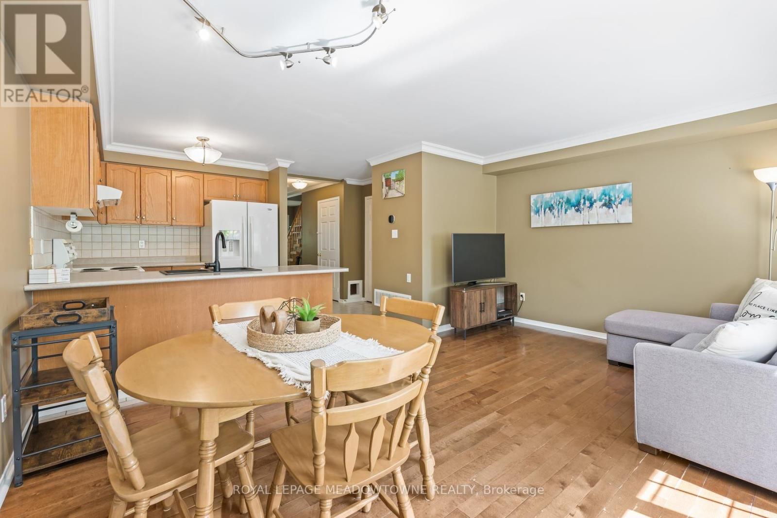 136 Dominion Gardens Drive, Halton Hills (Georgetown), Ontario  L7G 6B6 - Photo 17 - W13697128