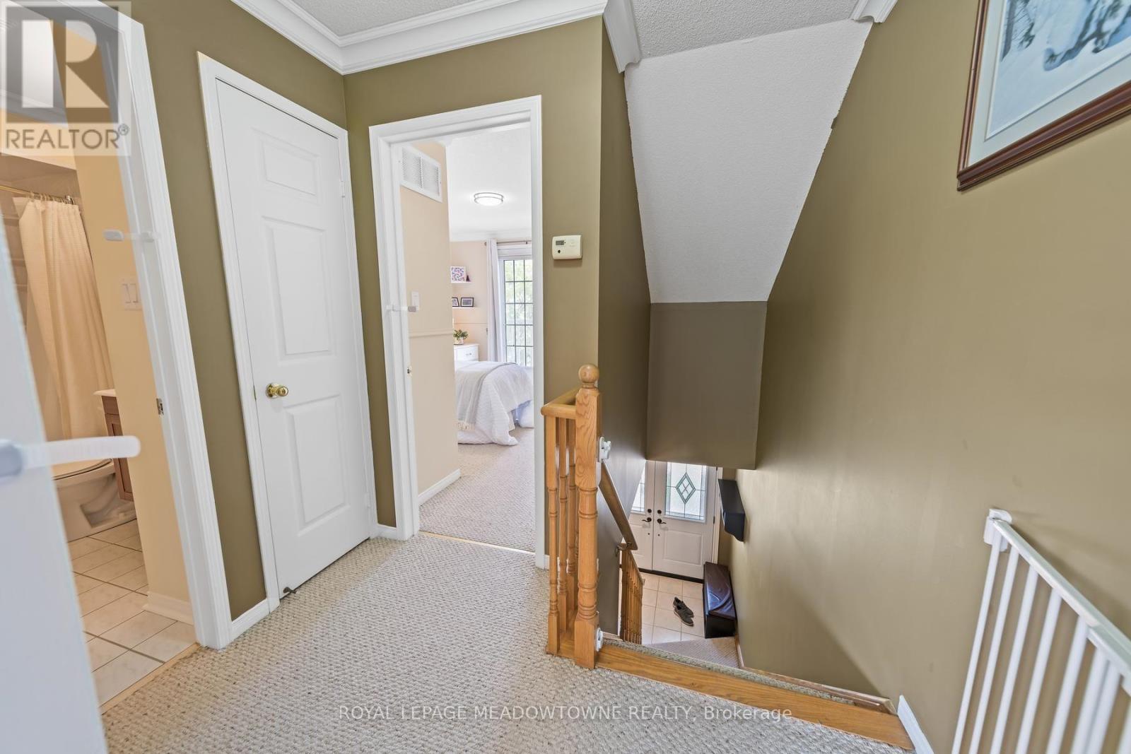 136 Dominion Gardens Drive, Halton Hills (Georgetown), Ontario  L7G 6B6 - Photo 20 - W13697128