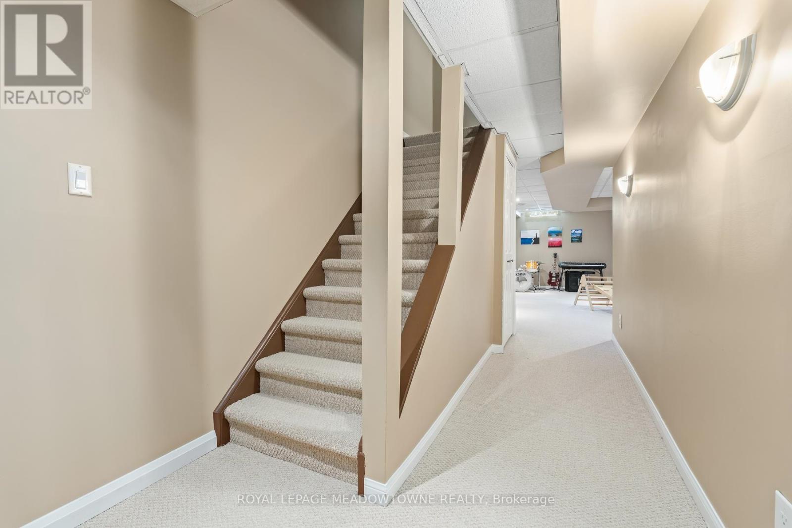 136 Dominion Gardens Drive, Halton Hills (Georgetown), Ontario  L7G 6B6 - Photo 26 - W13697128