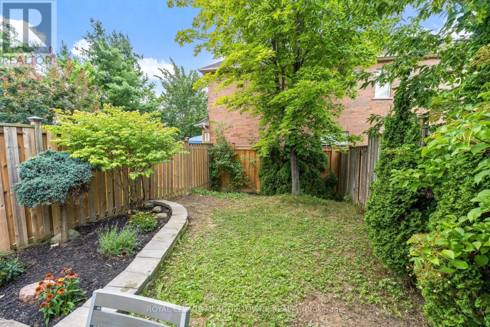 136 Dominion Gardens Drive, Halton Hills (Georgetown), Ontario  L7G 6B6 - Photo 31 - W13697128