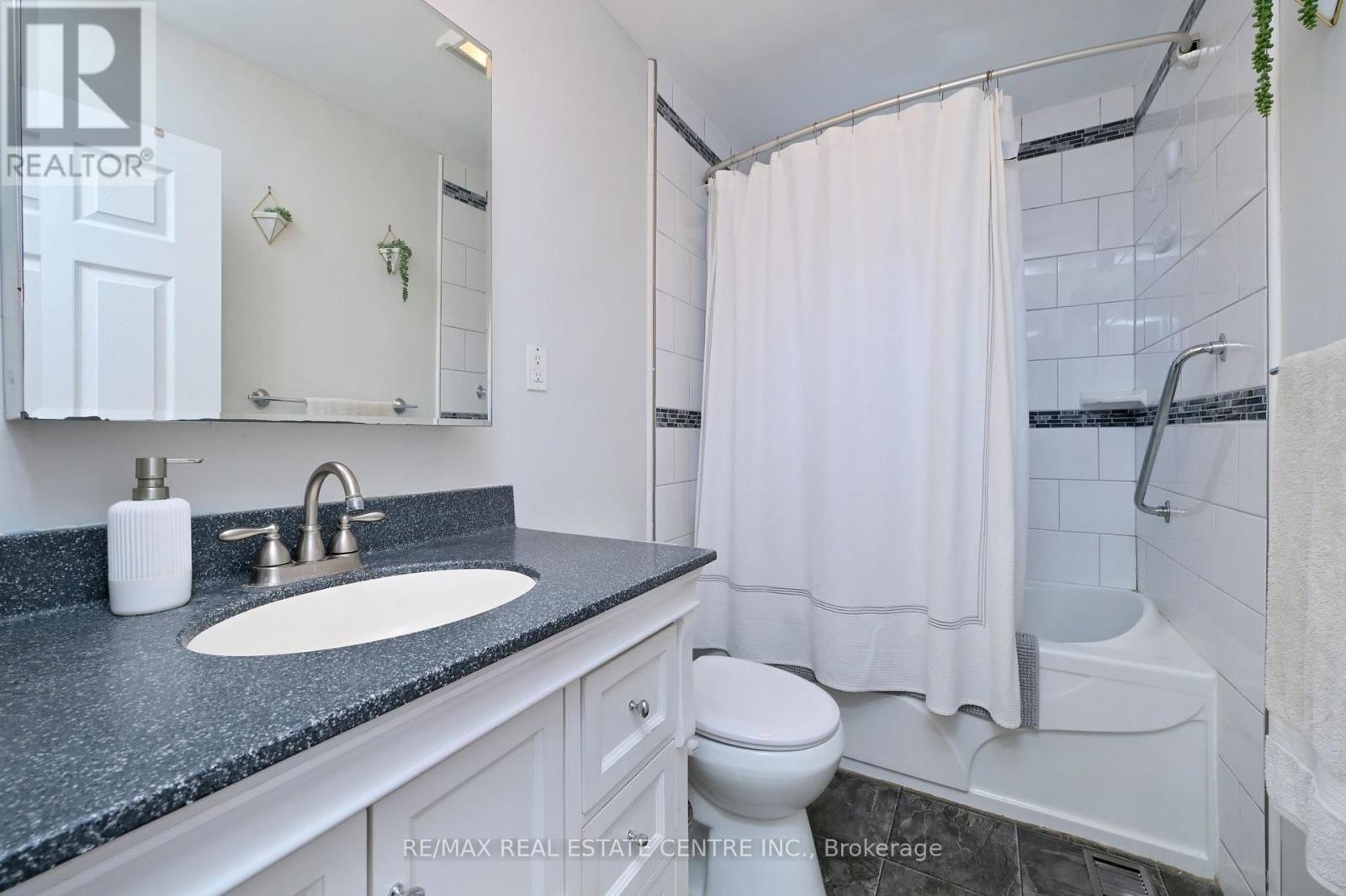 110 John Street, Halton Hills (Georgetown), Ontario  L7G 4T5 - Photo 13 - W13697410