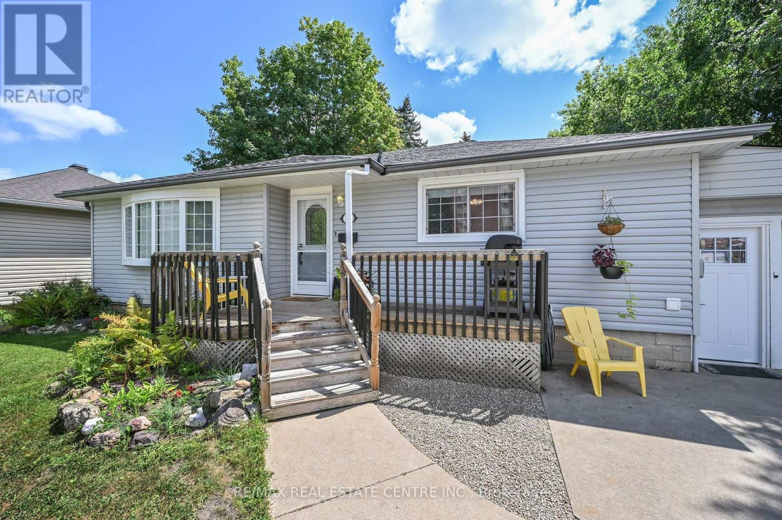 110 John Street, Halton Hills (Georgetown), Ontario  L7G 4T5 - Photo 2 - W13697410