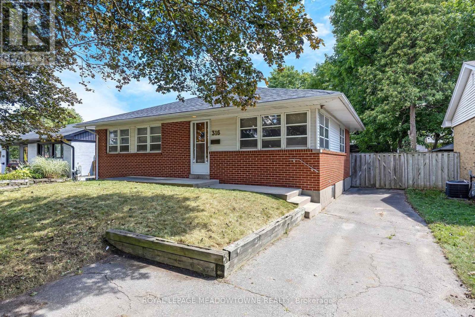 316 Westcott Road, Halton Hills (Ac Acton), Ontario  L7J 1R3 - Photo 4 - W13699078