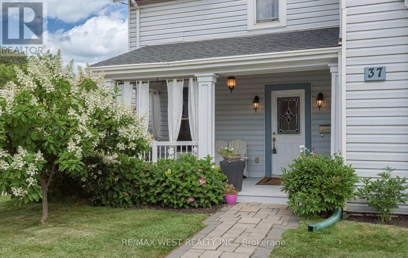 37 Main Street N, Halton Hills (Ac Acton), Ontario  L7J 1V5 - Photo 3 - W13699644