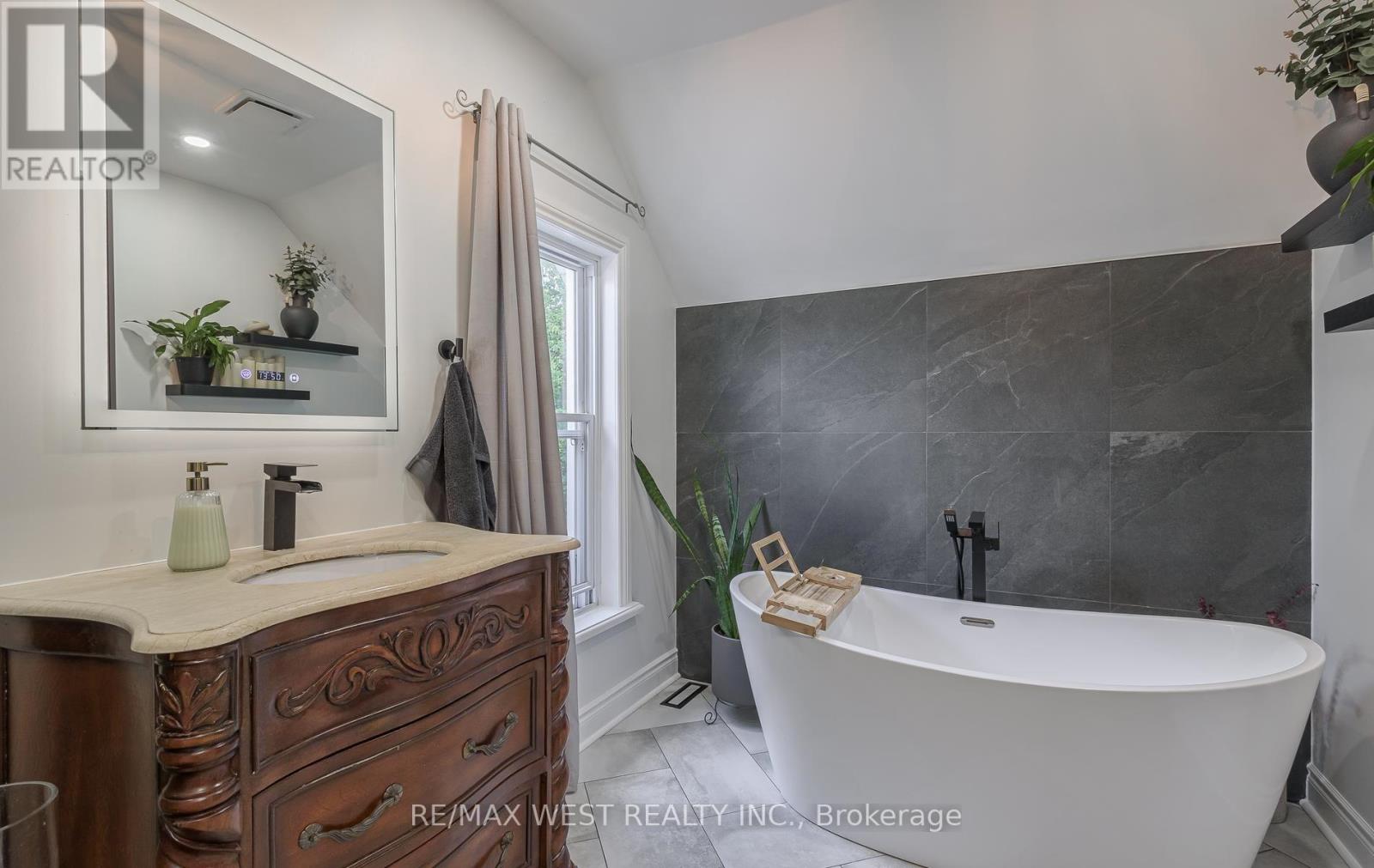 37 Main Street N, Halton Hills (Ac Acton), Ontario  L7J 1V5 - Photo 30 - W13699644