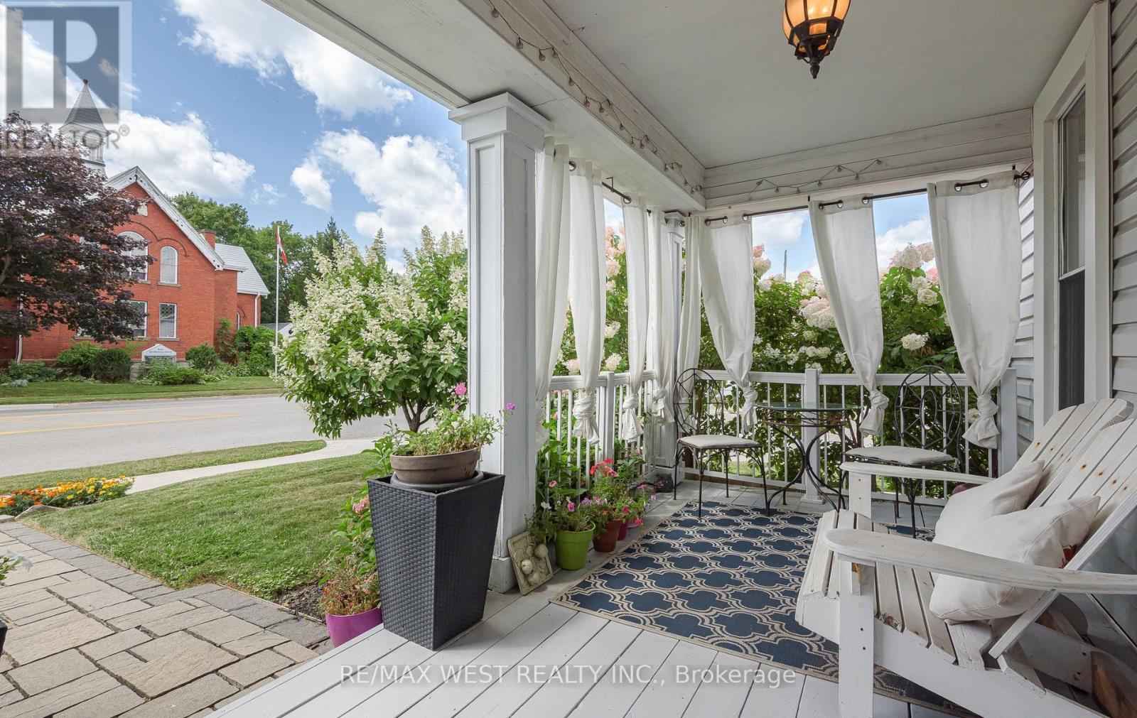 37 Main Street N, Halton Hills (Ac Acton), Ontario  L7J 1V5 - Photo 5 - W13699644