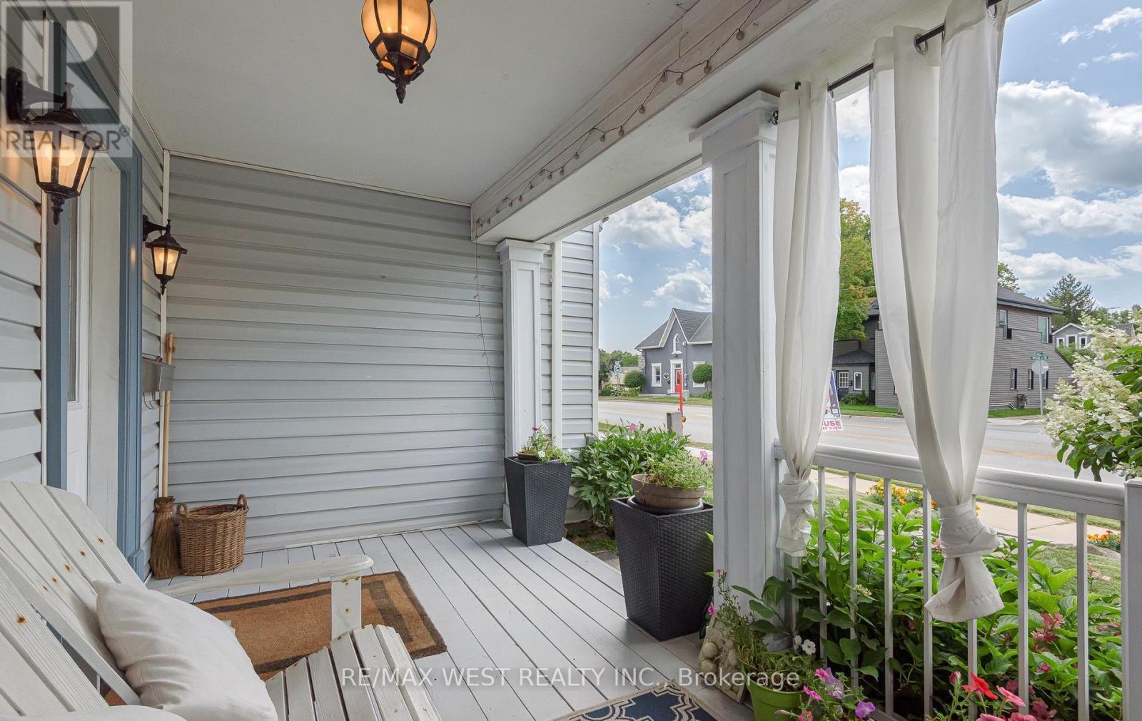 37 Main Street N, Halton Hills (Ac Acton), Ontario  L7J 1V5 - Photo 6 - W13699644