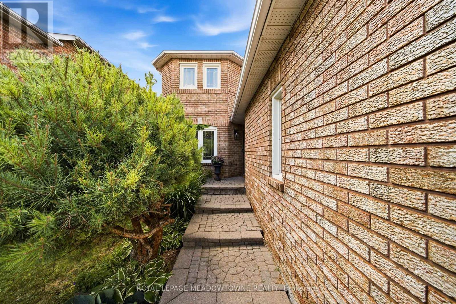 187 Barber Drive, Halton Hills (Georgetown), Ontario  L7G 5L5 - Photo 6 - W13700018