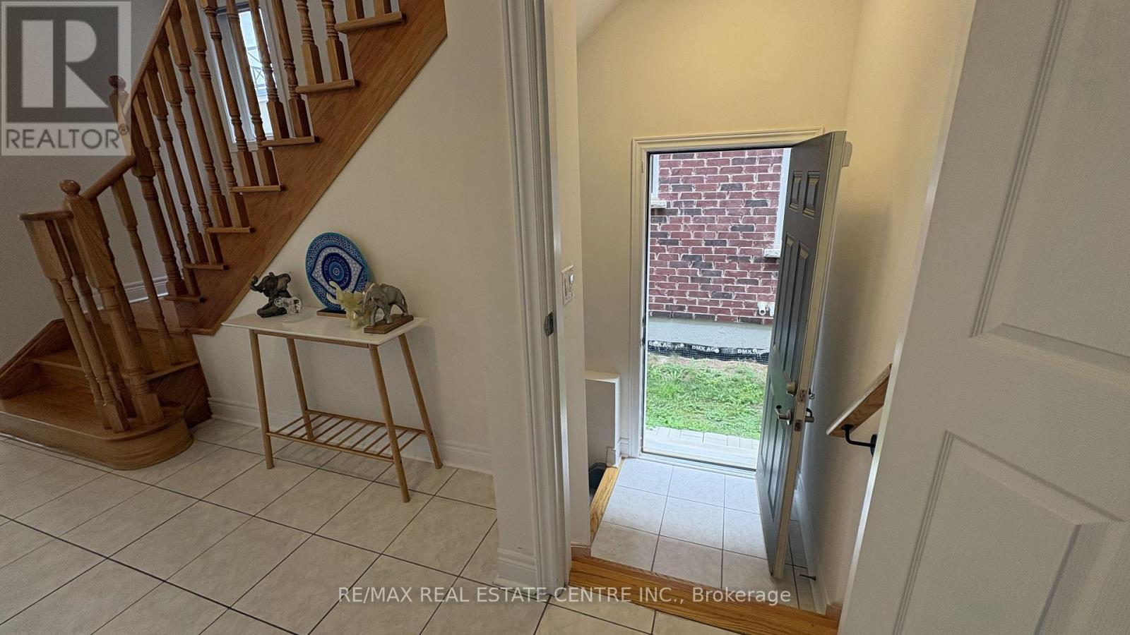 106 Branigan Crescent, Halton Hills (Georgetown), Ontario  L7G 0M8 - Photo 10 - W13701848